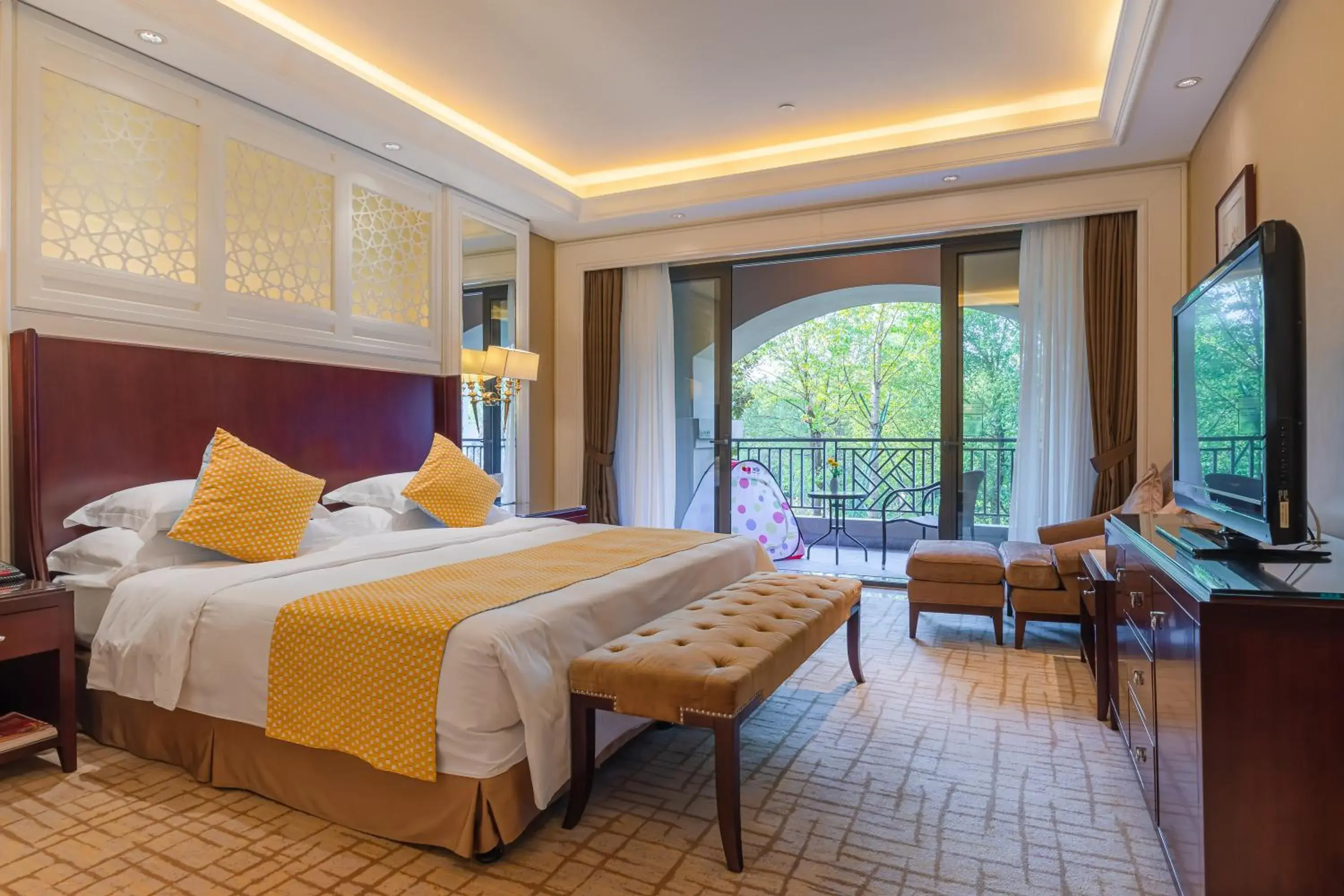 Bed in Your World International Conference Centre Hotel Bed in Your World International Conference Centre Hotel