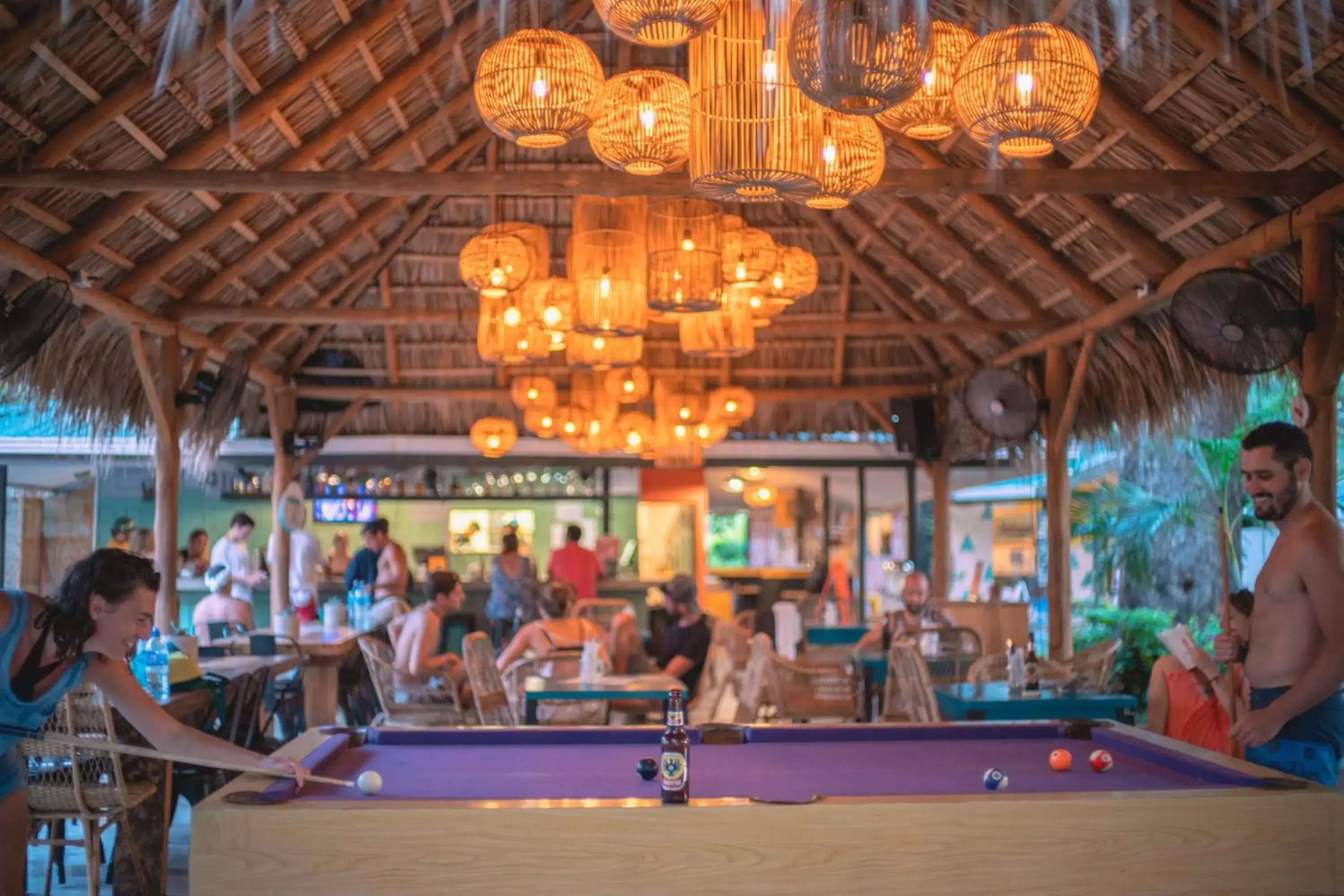 Restaurant/places to eat, Billiards in Selina Tamarindo