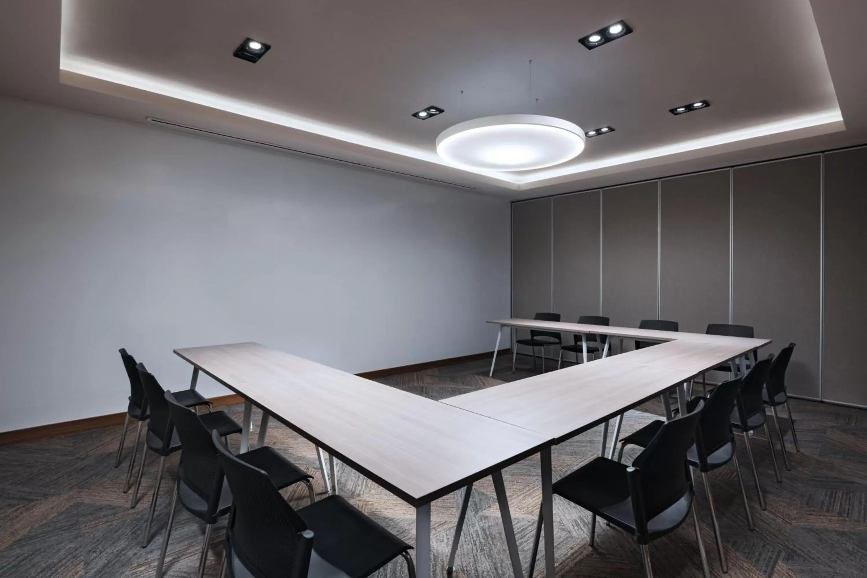 Meeting/conference room in AC Hotel by Marriott Monterrey Valle