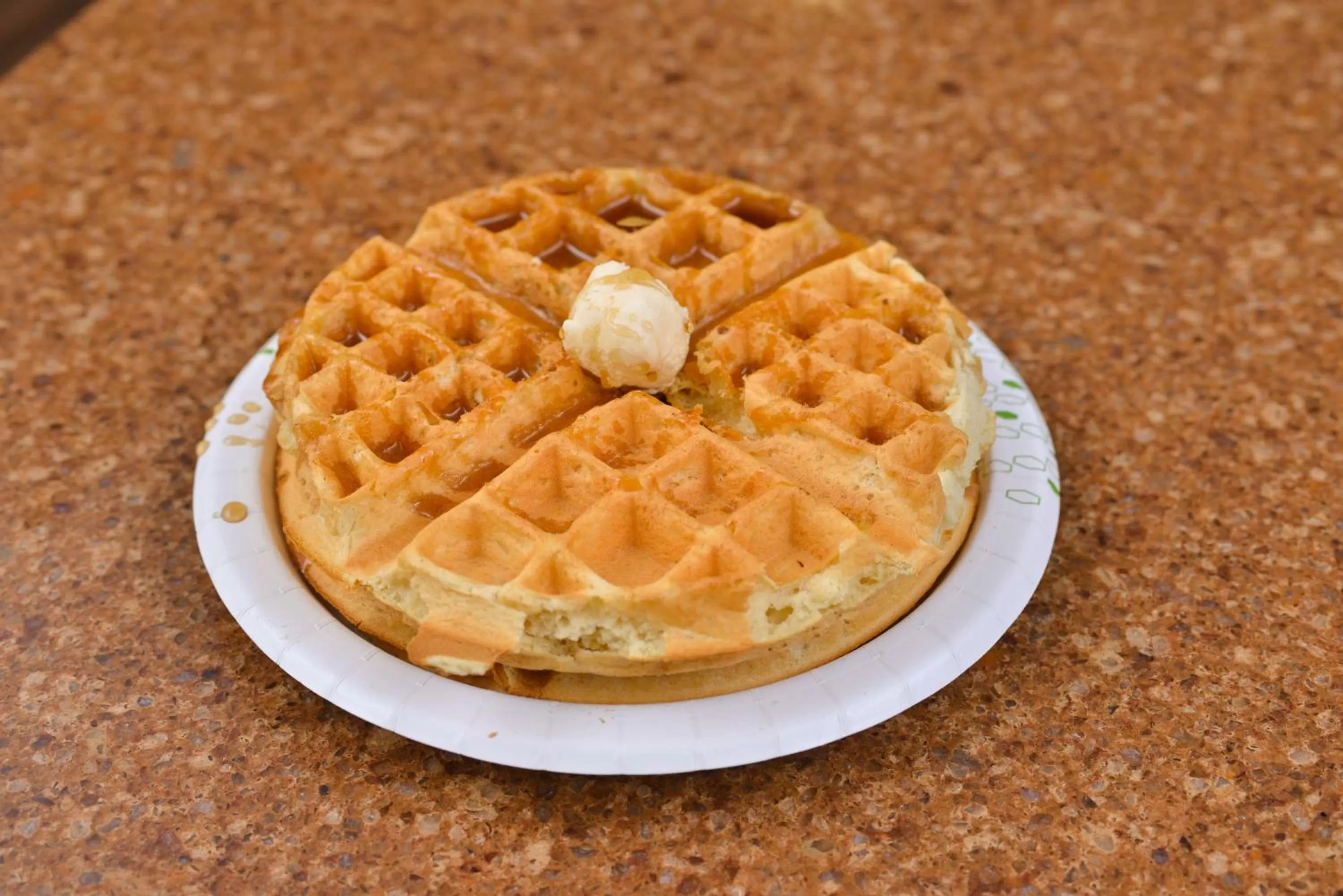 Dining area in Hampton Inn Closest to Universal Orlando