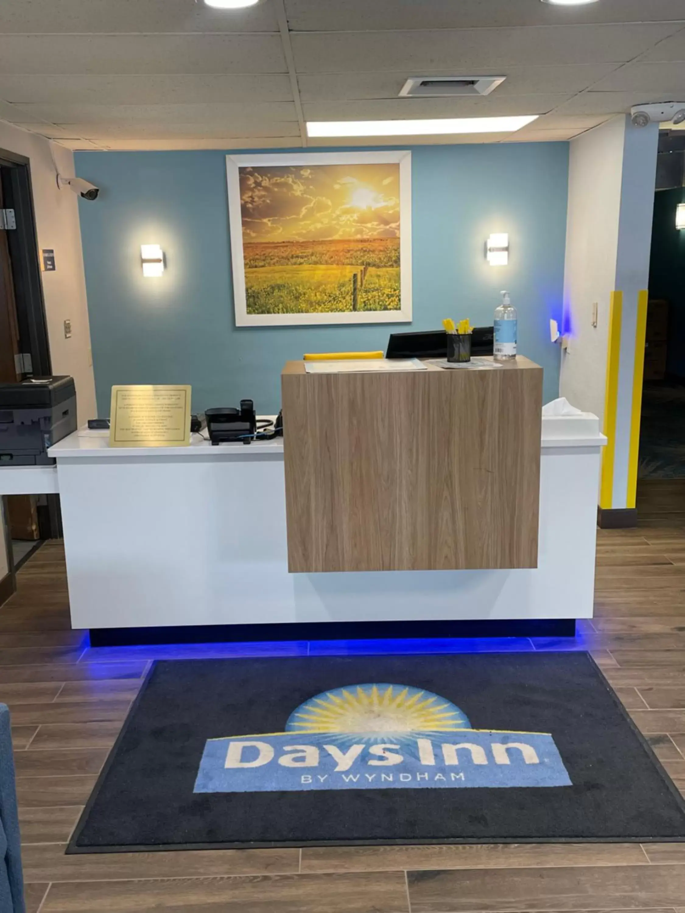 Lobby or reception, Lobby/Reception in Days Inn by Wyndham Sioux Falls Airport