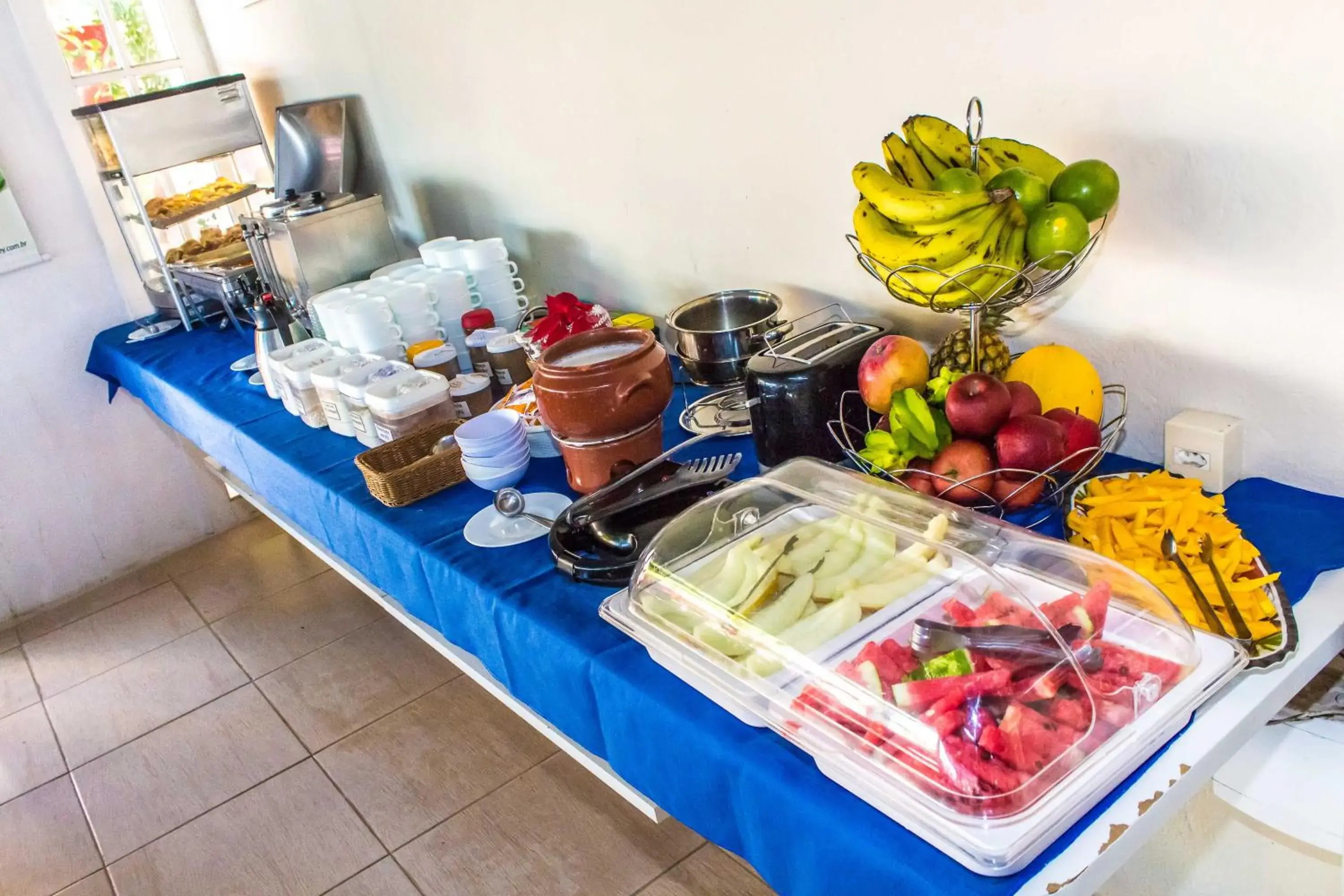 Buffet breakfast, Food in Hotel Pousada Vivendas do Sol e Mar