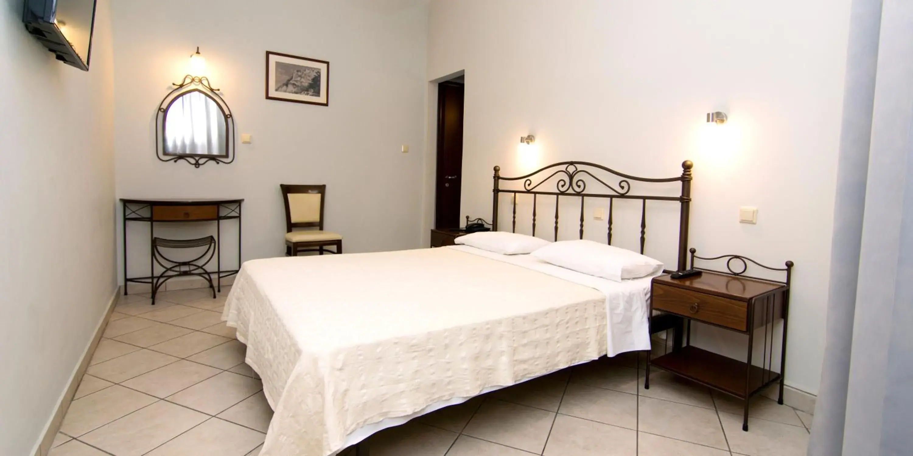 Bed in San Nectarios