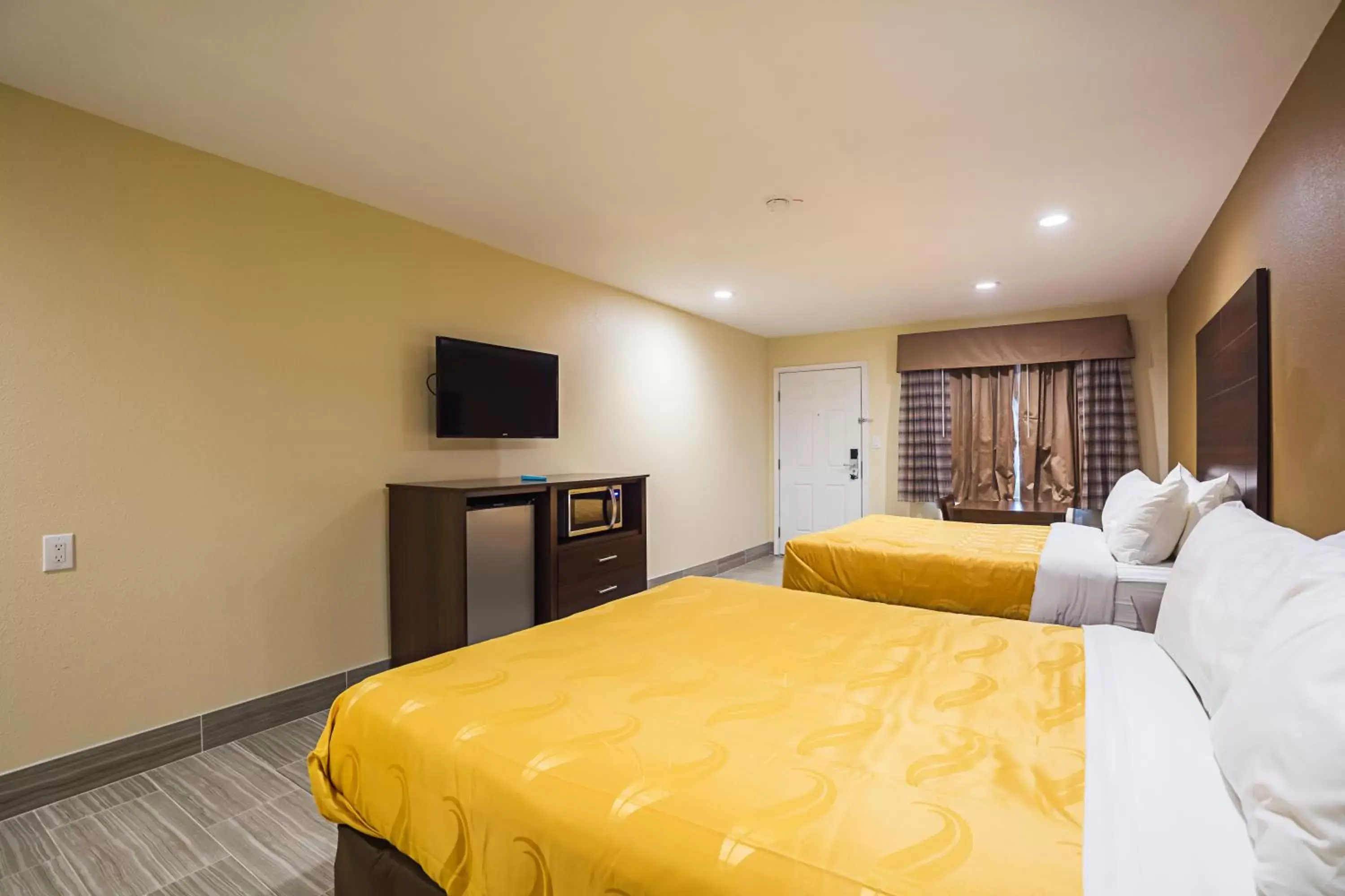 Queen Room with Two Queen Beds - Non-Smoking in Quality Inn Rockport on Aransas Bay