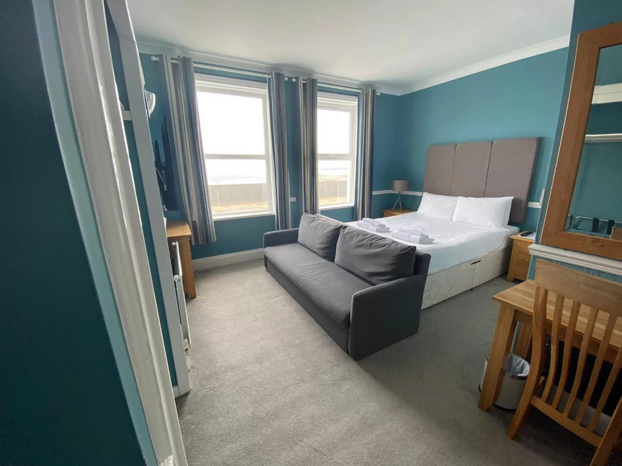 Photo of the whole room, Bed in Pentire Newquay Cornwall Hotel