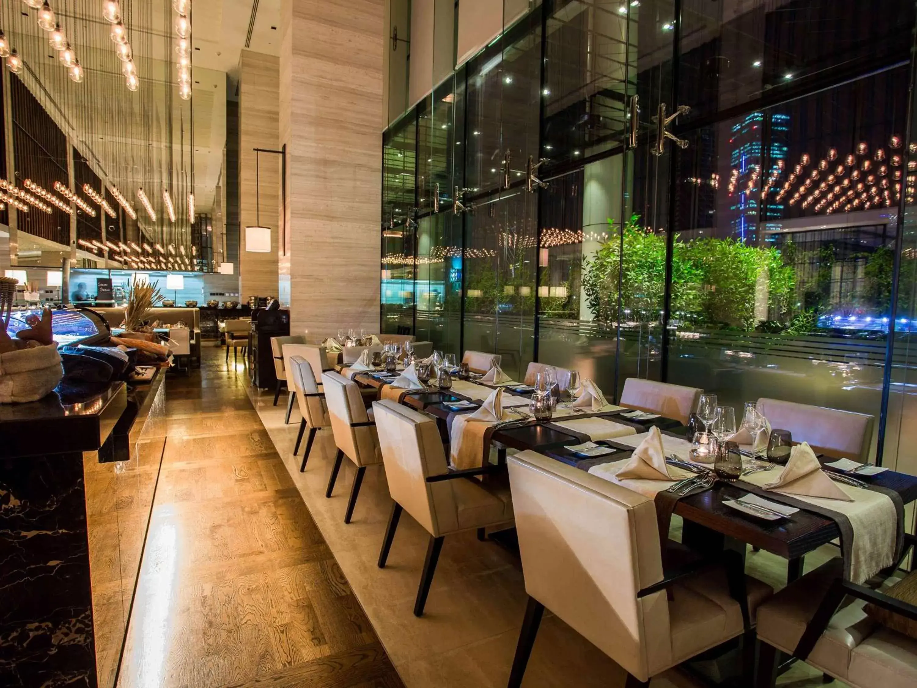 Restaurant/Places to Eat in Pullman Dubai Downtown