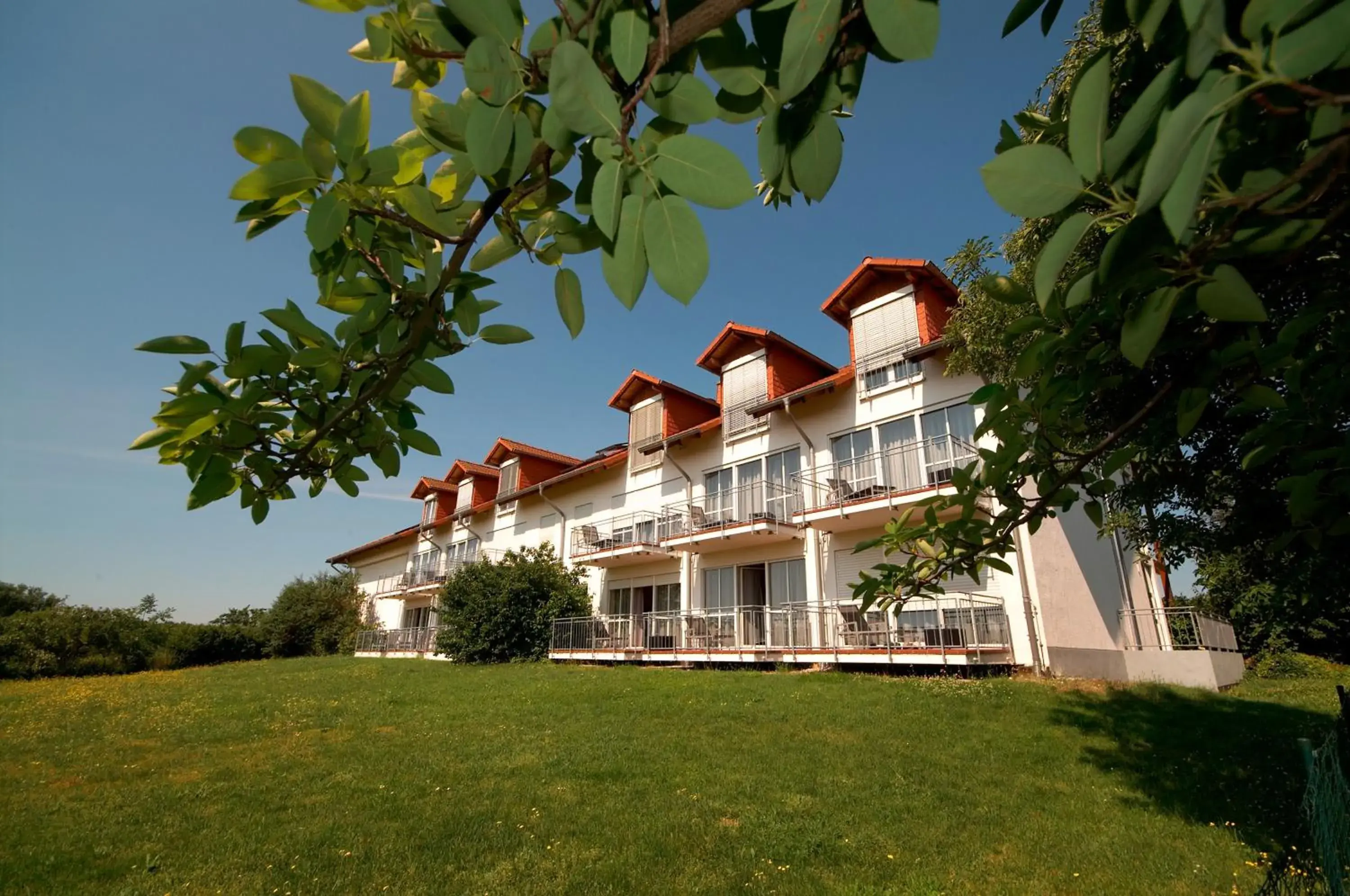 Garden view, Property Building in Atrium Hotel Mainz