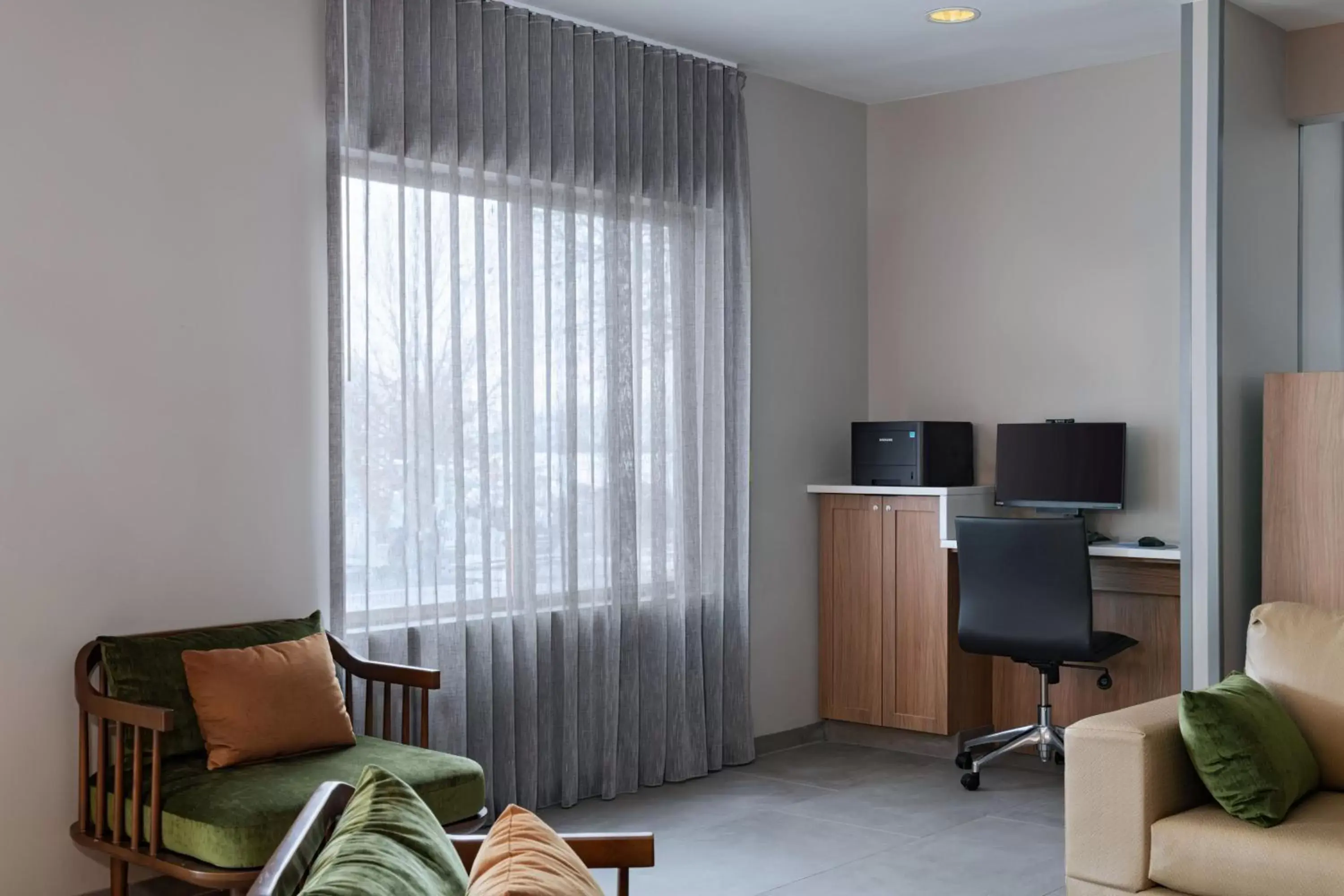 Business facilities, Seating Area in Fairfield Inn & Suites Kansas City Airport