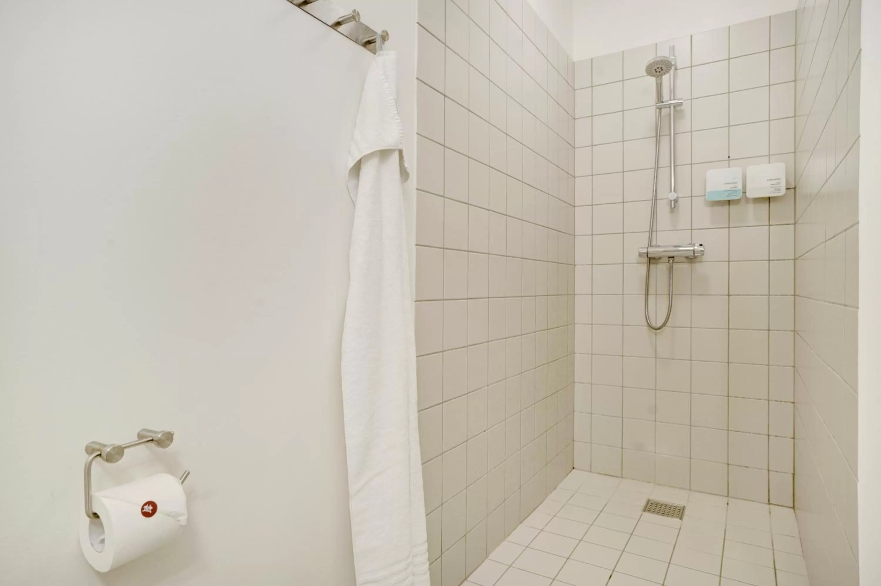 Shower in Skagen Harbour Hotel