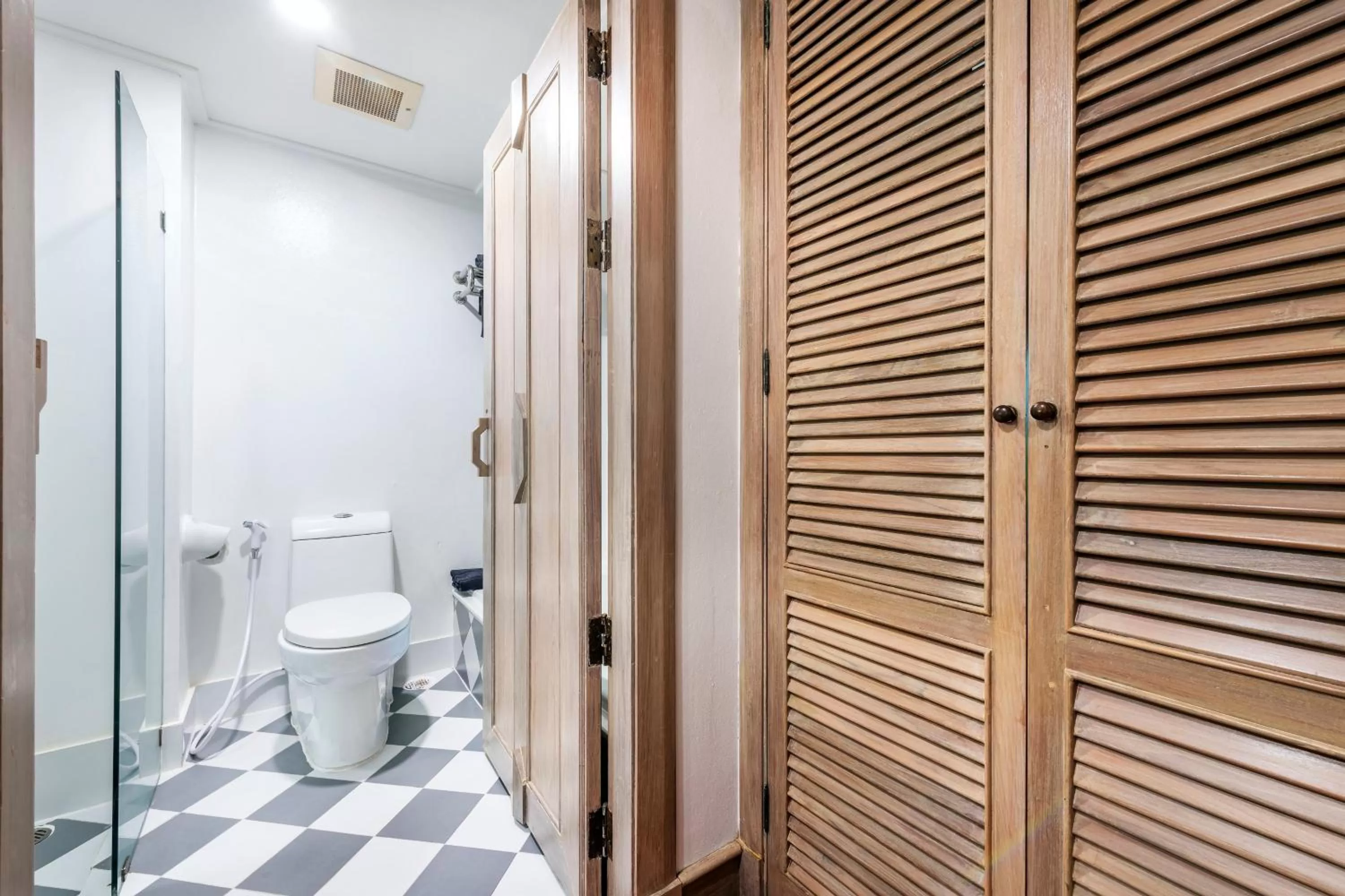 Toilet in Chada Thai Village