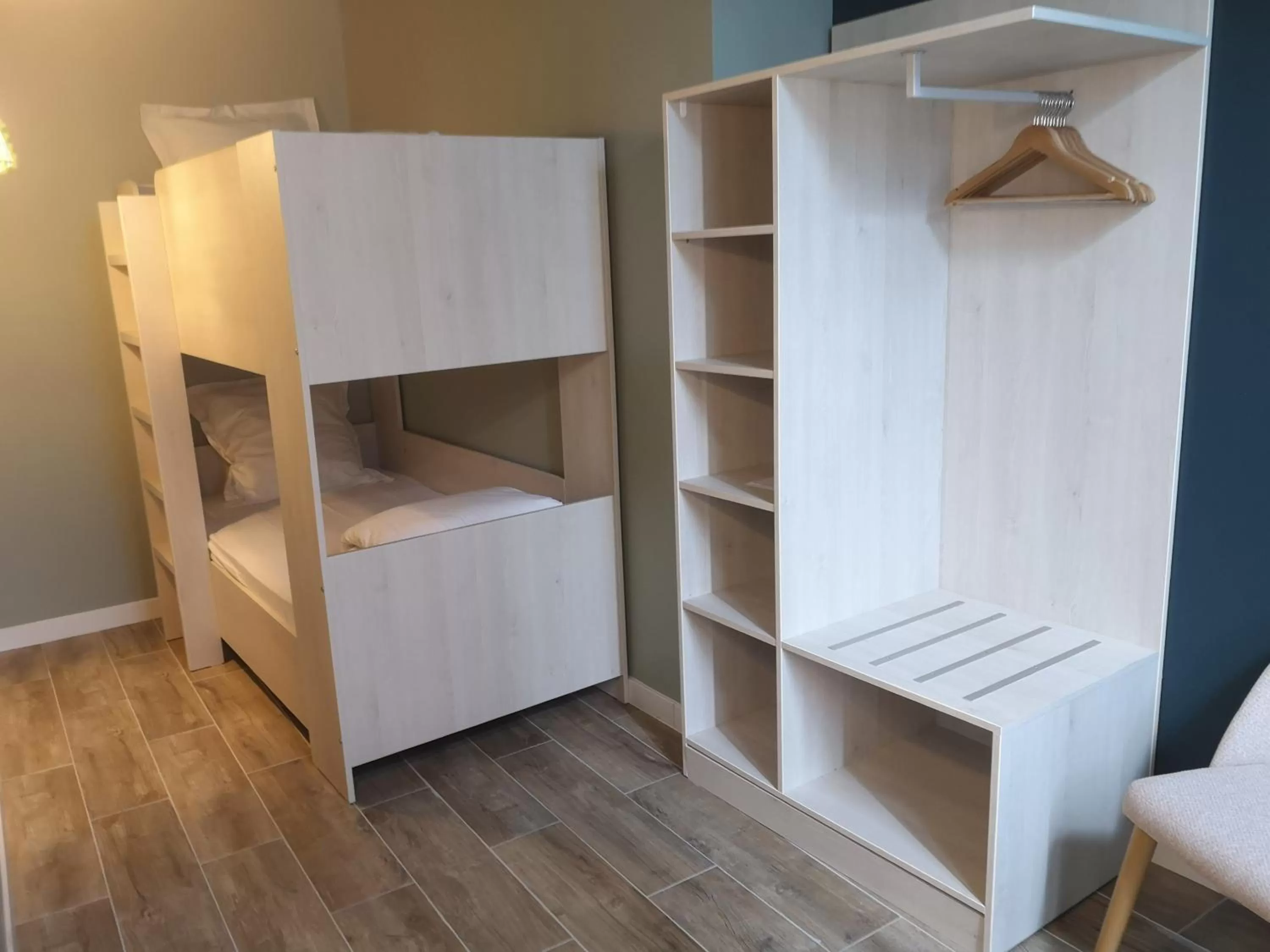 children in CÔTE GARONNE le BALCON DES DAMES -hôtel et restaurant- Tonneins Fauillet Marmande - vue panoramique bord de Garonne chambres climatisées