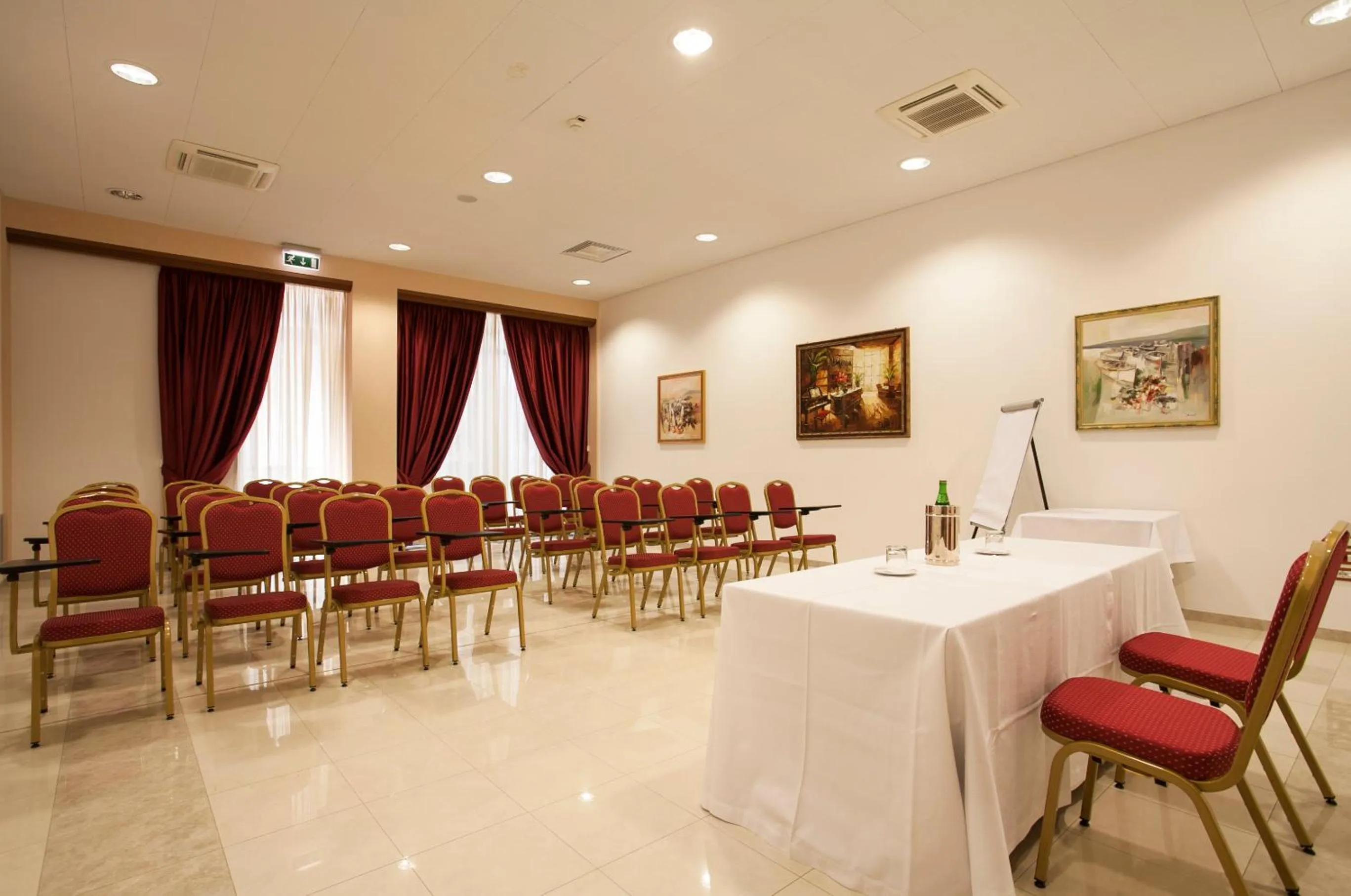 Business facilities in Grand Hotel la Chiusa di Chietri