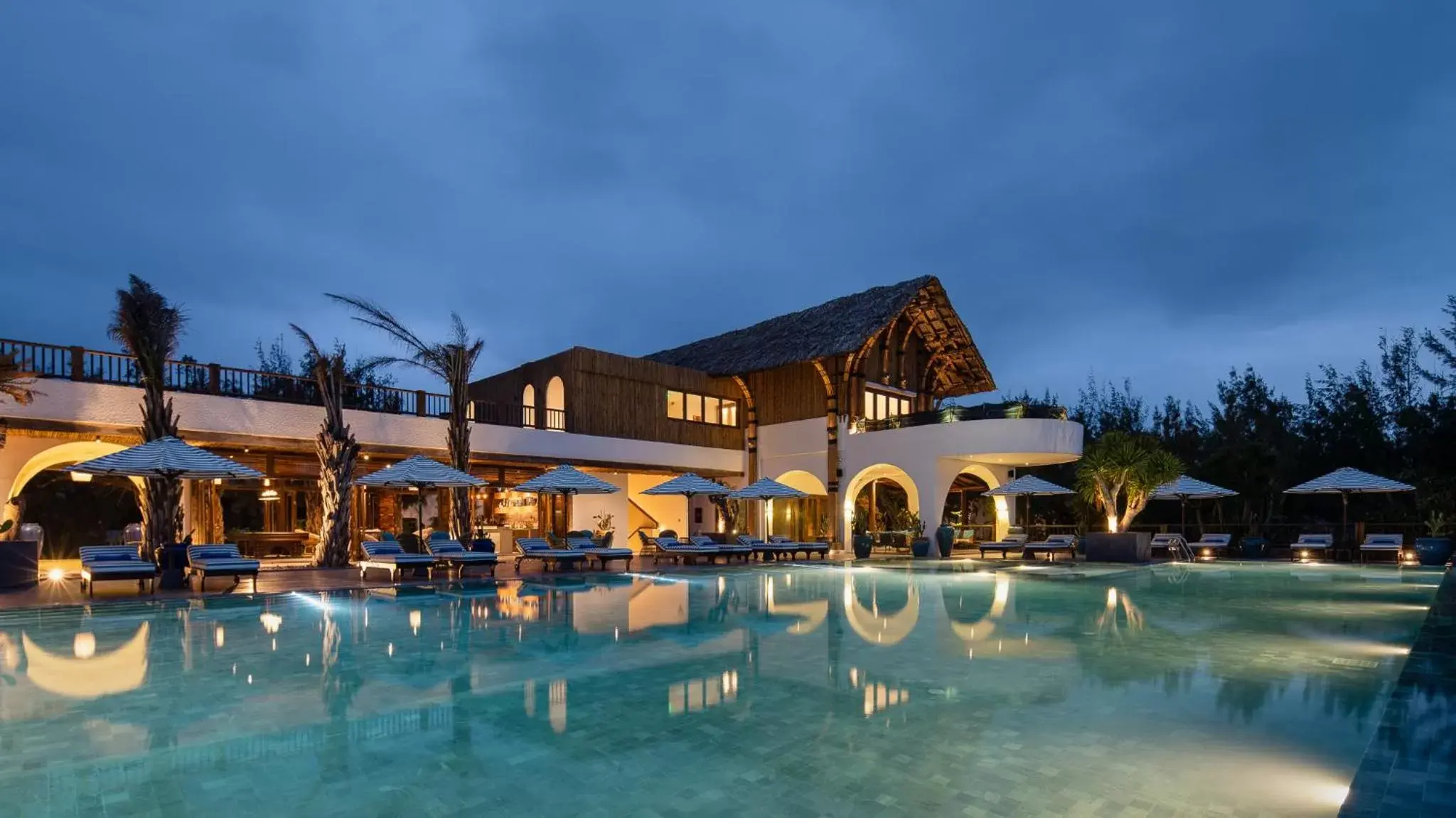 Swimming pool, Property Building in Stelia Beach Resort