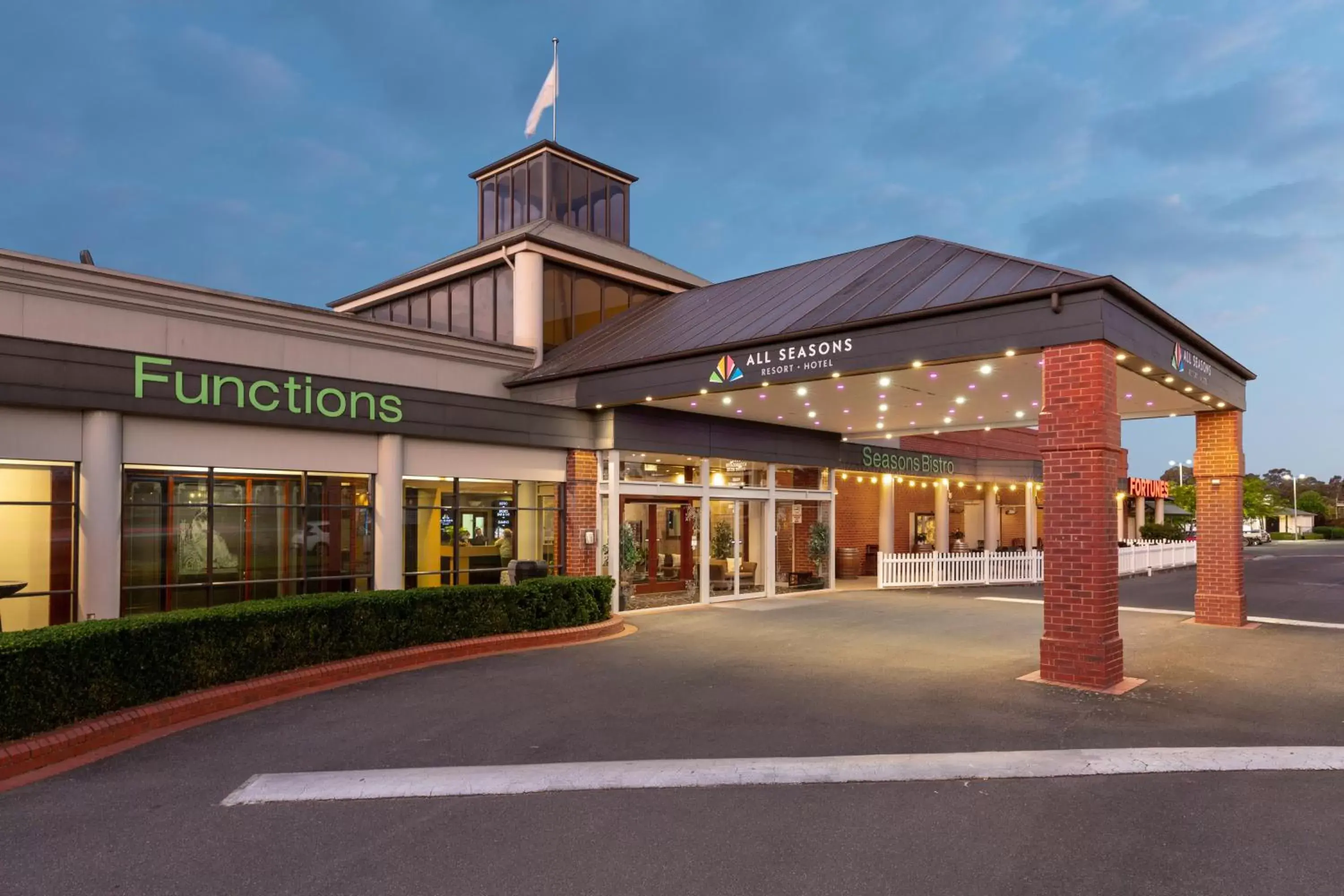 Property Building in All Seasons Resort Hotel Bendigo