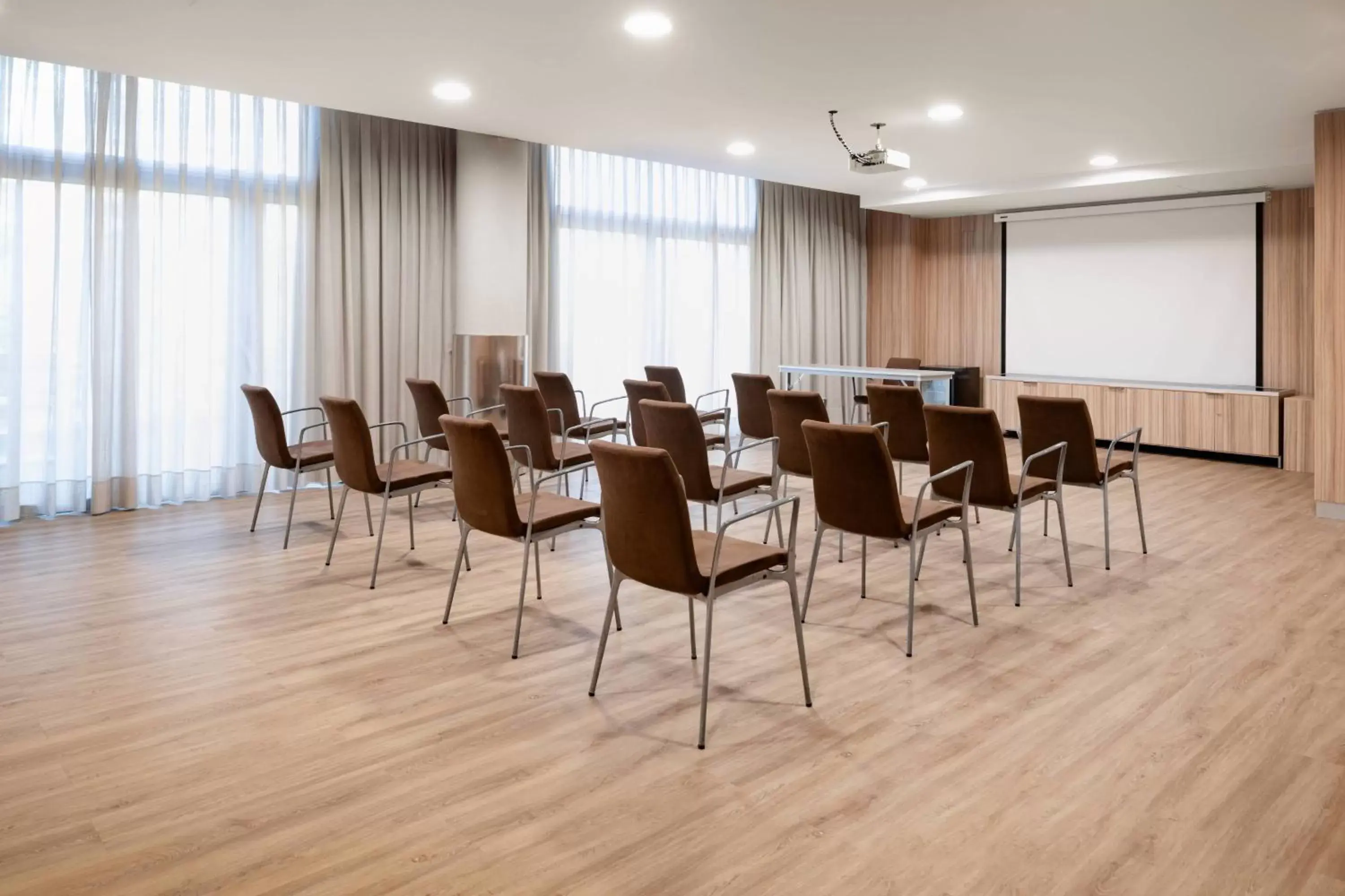 Meeting/conference room in AC Hotel Som by Marriott