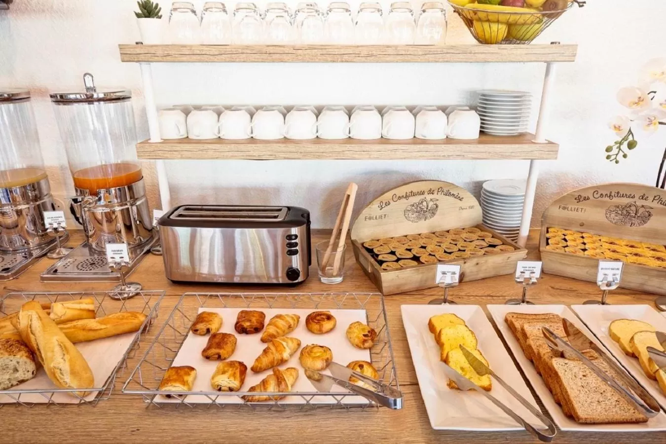 Breakfast in Kyriad Lyon Sud - Saint Genis Laval