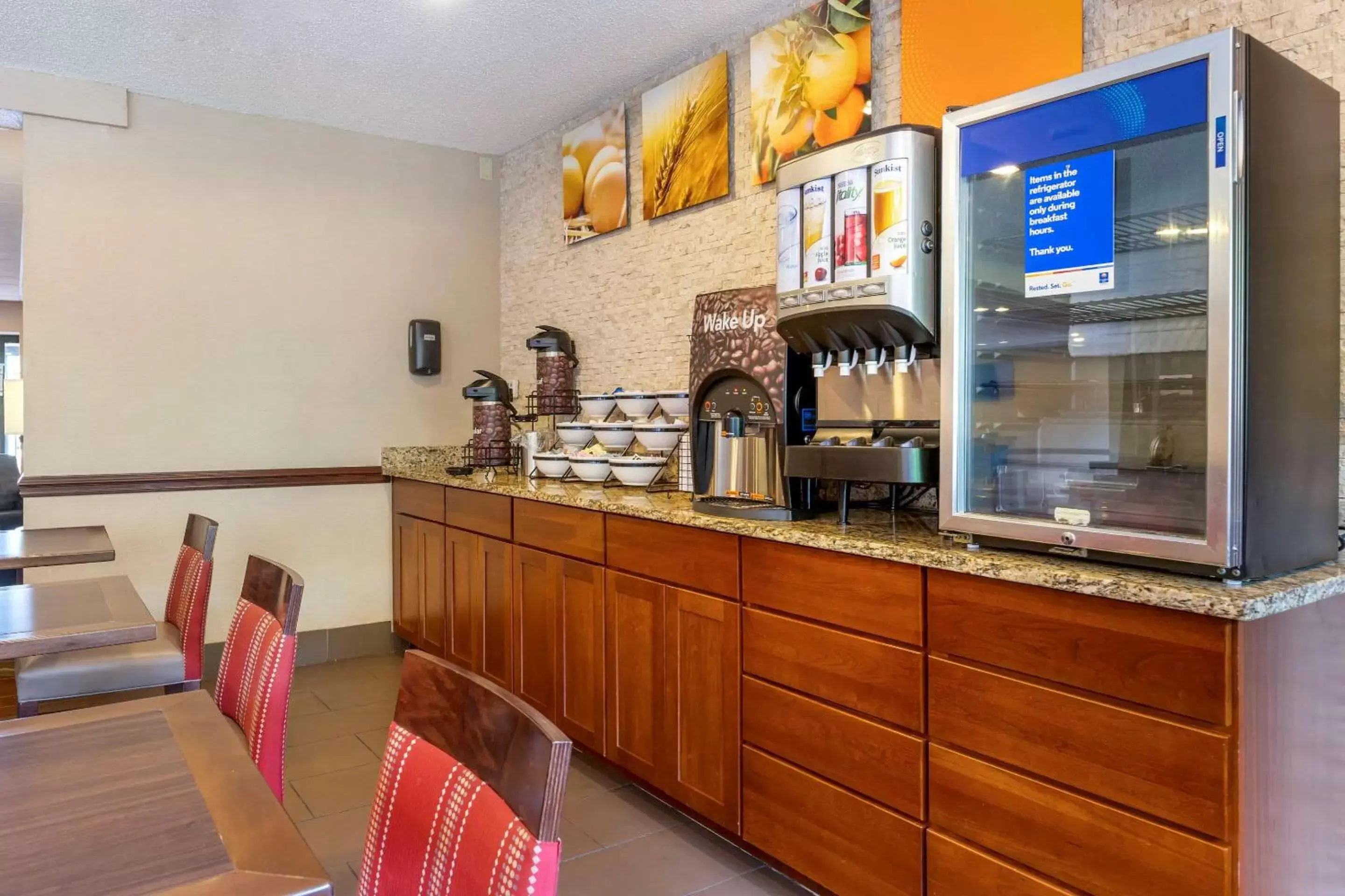 Restaurant/places to eat in Comfort Inn