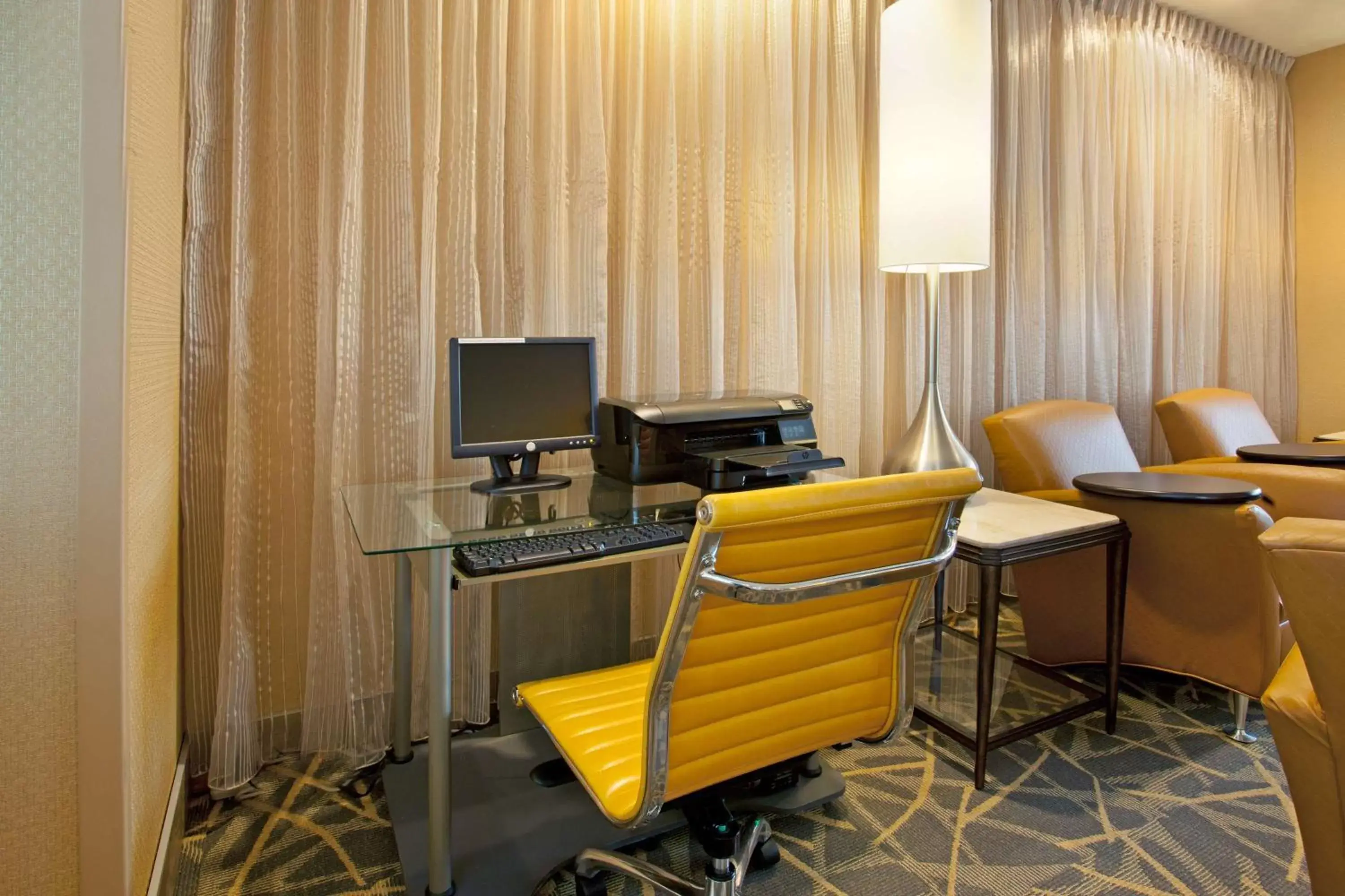 Business facilities, TV/Entertainment Center in Hampton Inn & Suites Cleveland-Independence