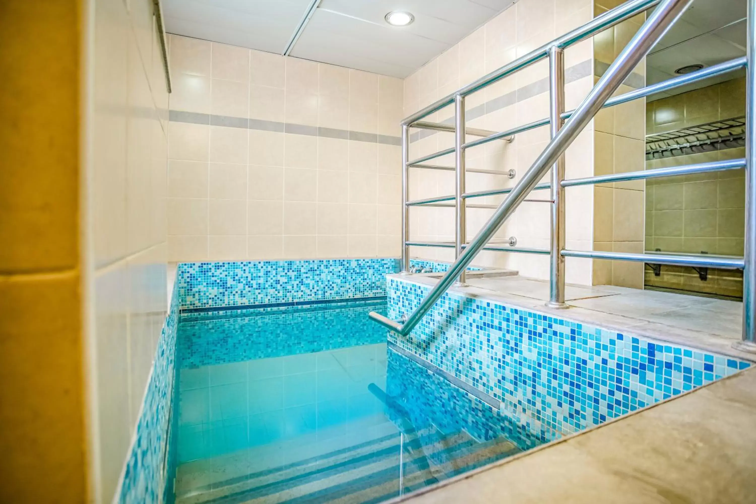 Public Bath, Swimming Pool in Jerusalem Gate Hotel