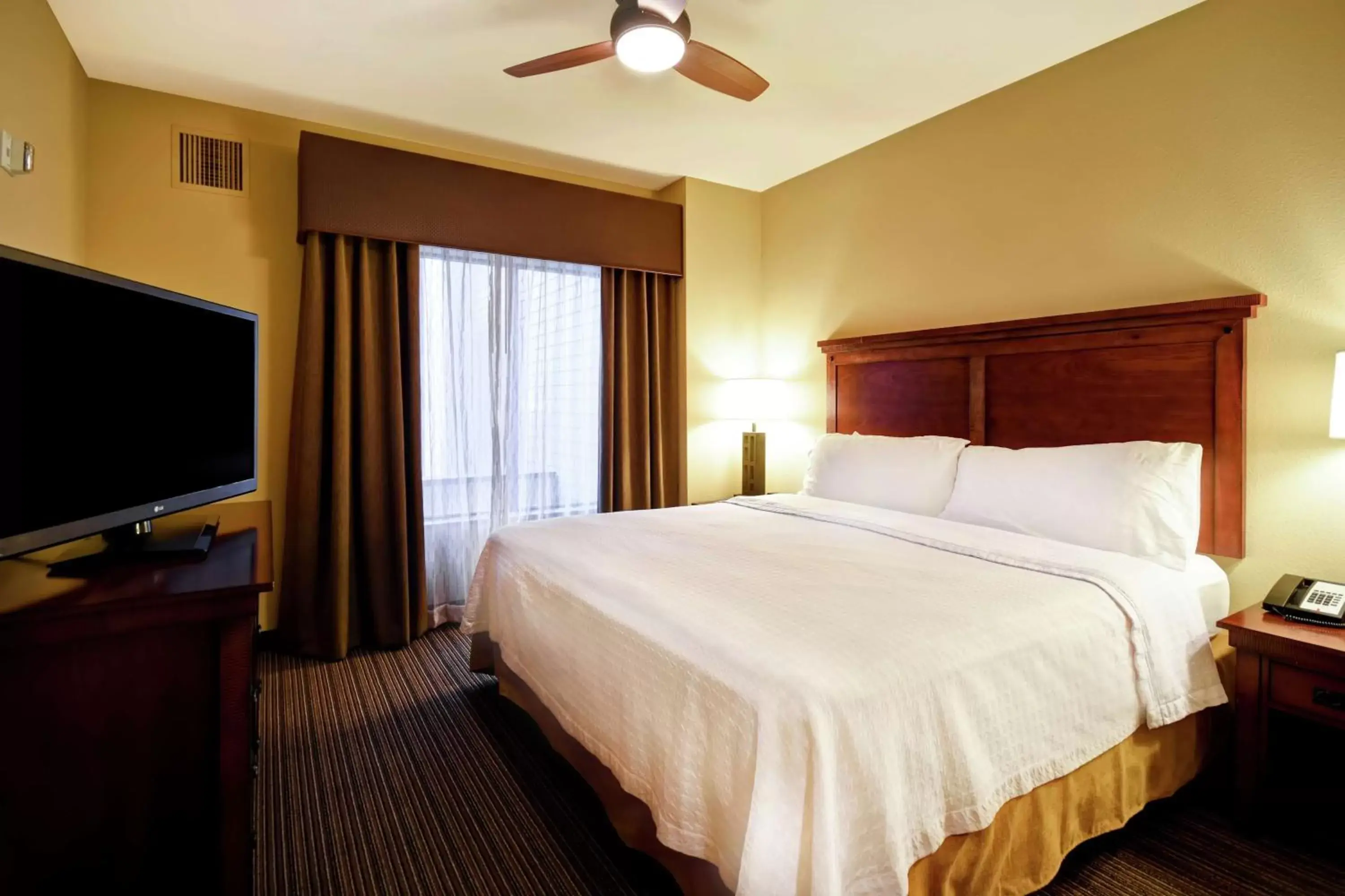 Bedroom, Bed in Homewood Suites by Hilton Kalispell