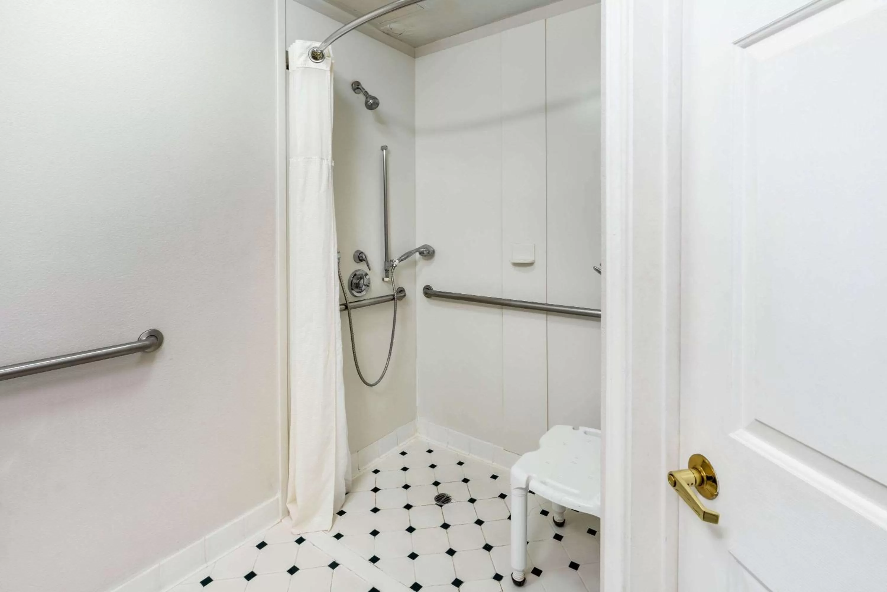 Photo of the whole room in La Quinta by Wyndham Phoenix West Peoria