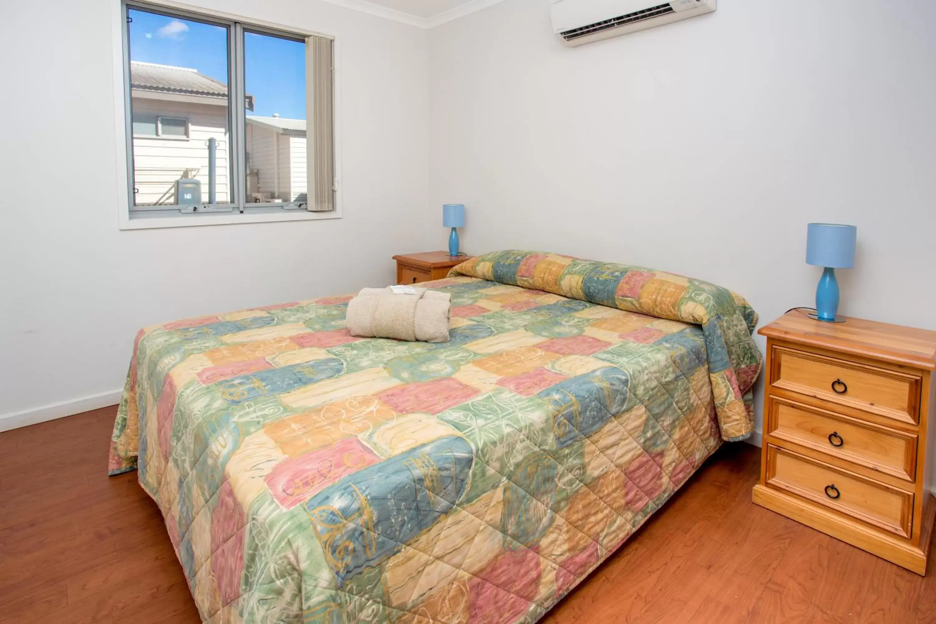 Bedroom, Bed in Discovery Parks - Pilbara, Karratha