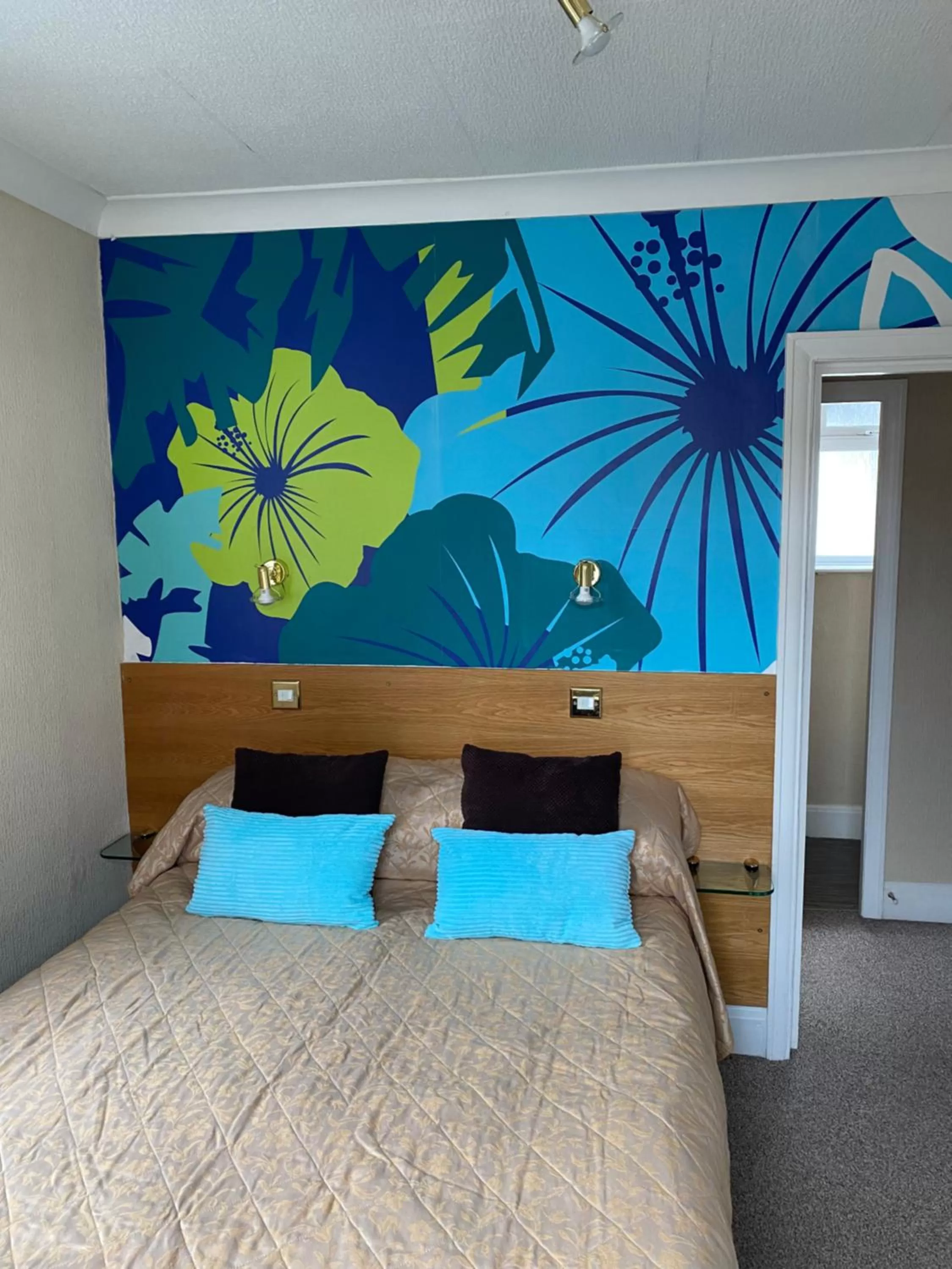 Bedroom, Bed in Park Manor Hotel