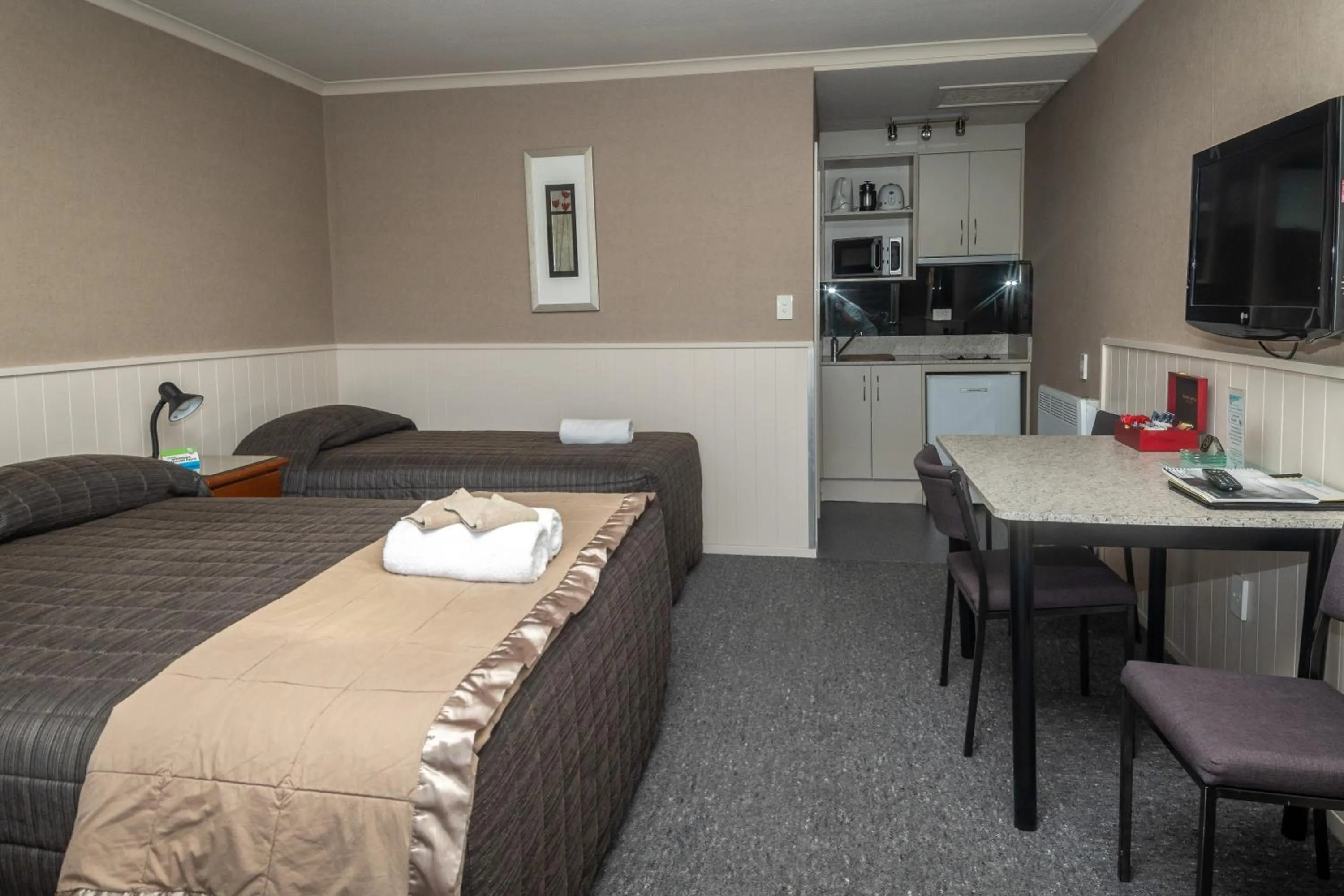 Photo of the whole room, Bed in Te Anau Top 10 Holiday Park and Motels