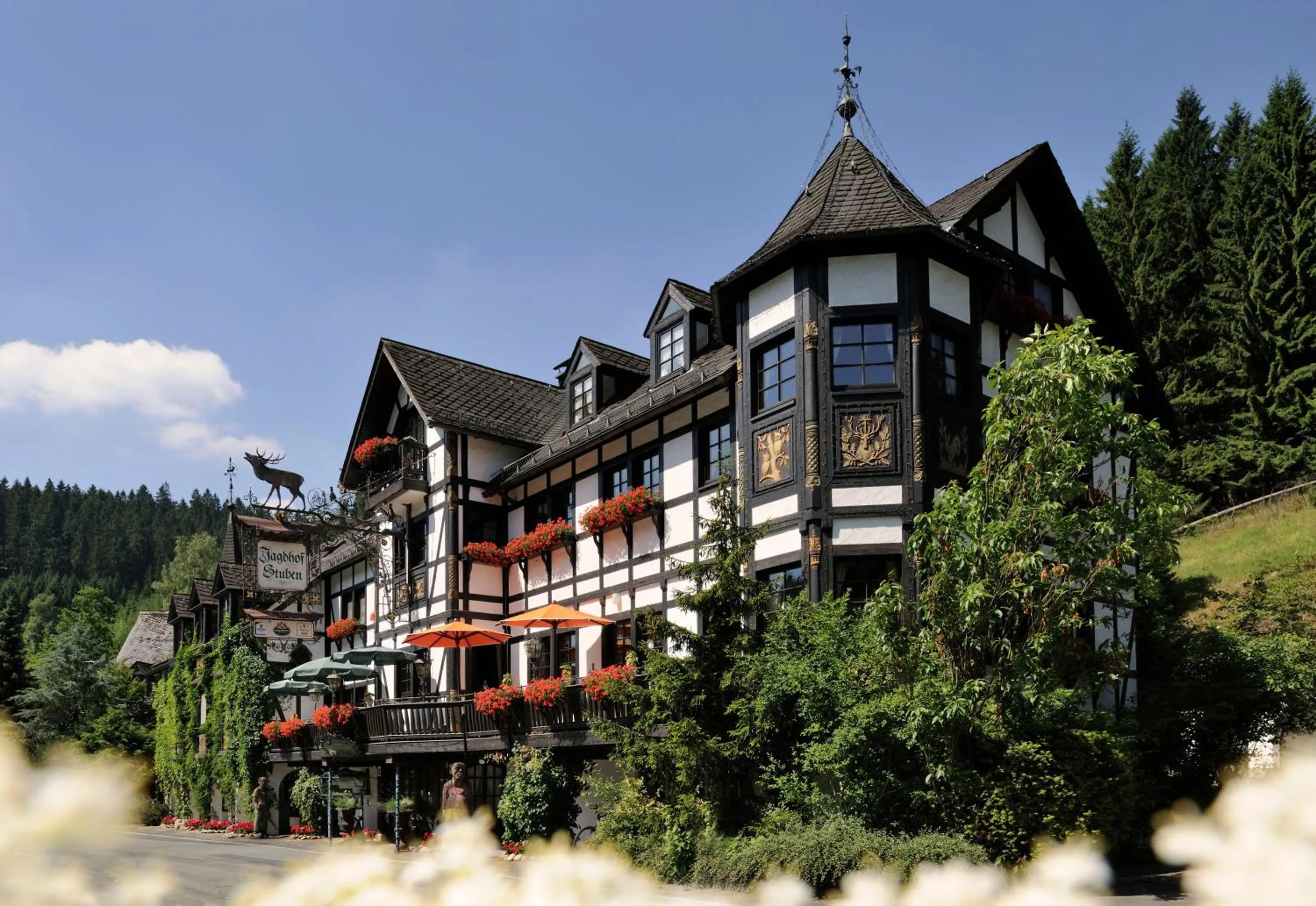 Facade/entrance in Relais & Châteaux Jagdhof Glashütte