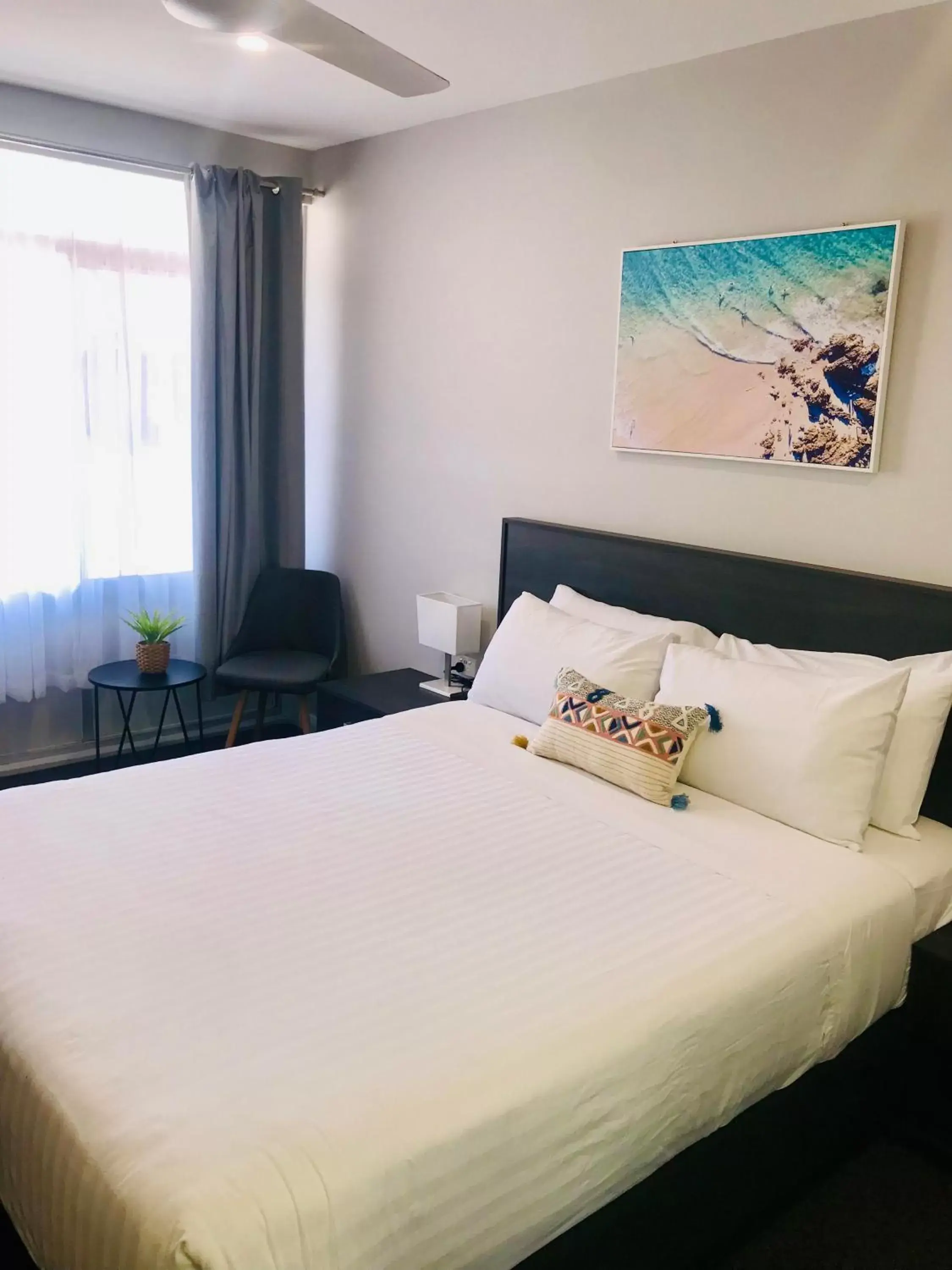 Bed in Hive Hotel, Moruya