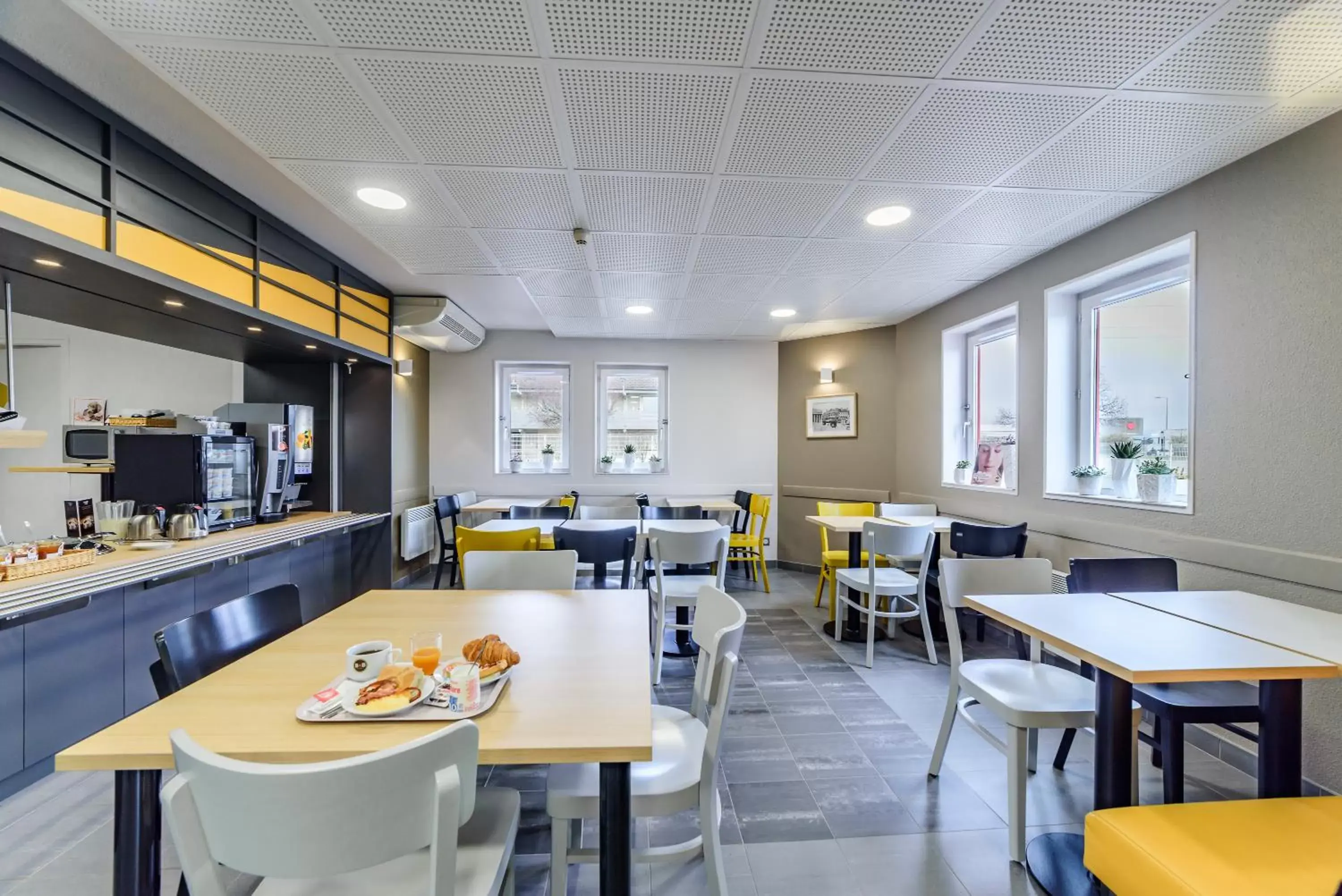 Buffet breakfast, Restaurant/Places to Eat in B&B HOTEL Dijon Les Portes du Sud