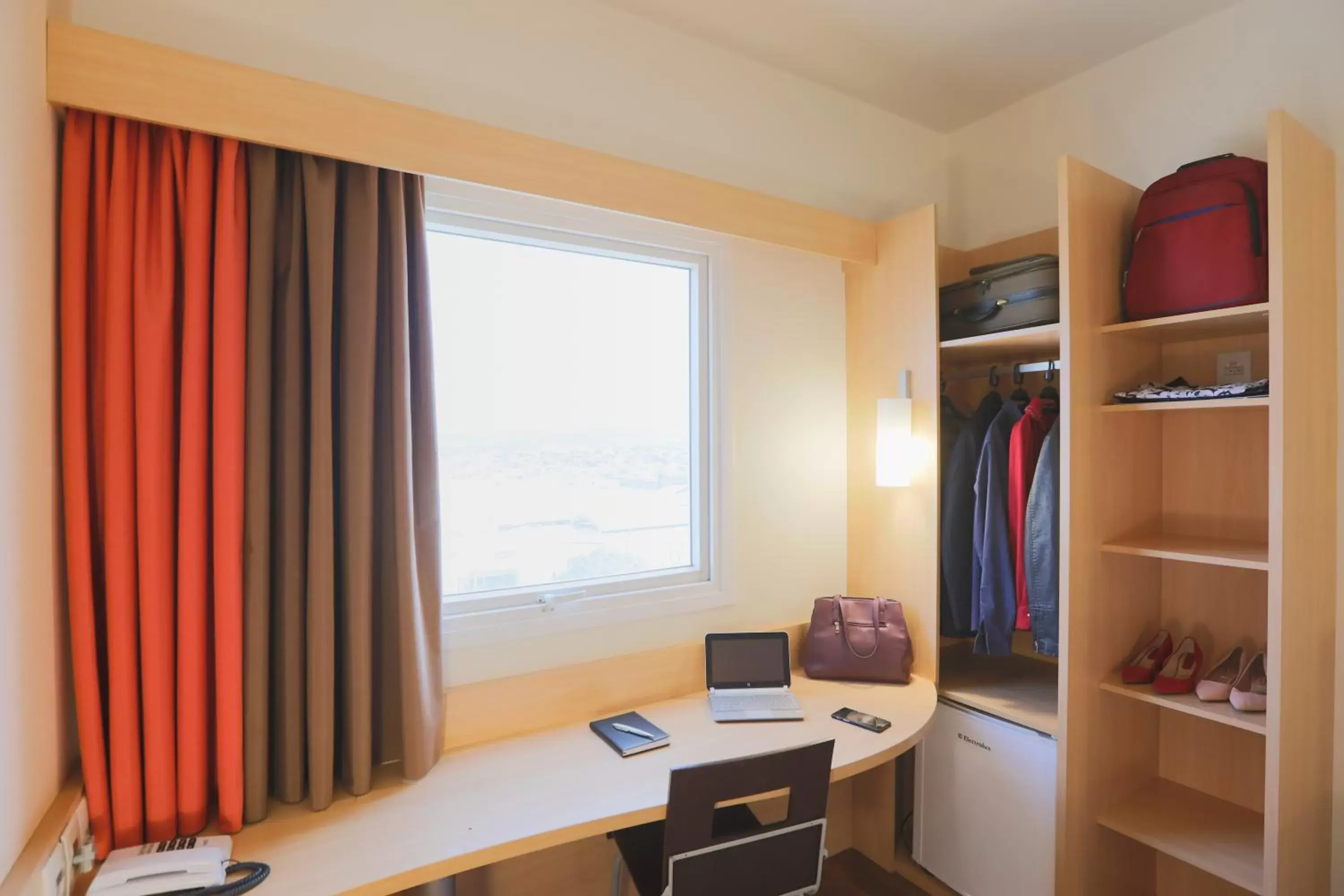 Bedroom, TV/Entertainment Center in ibis Montes Claros Shopping