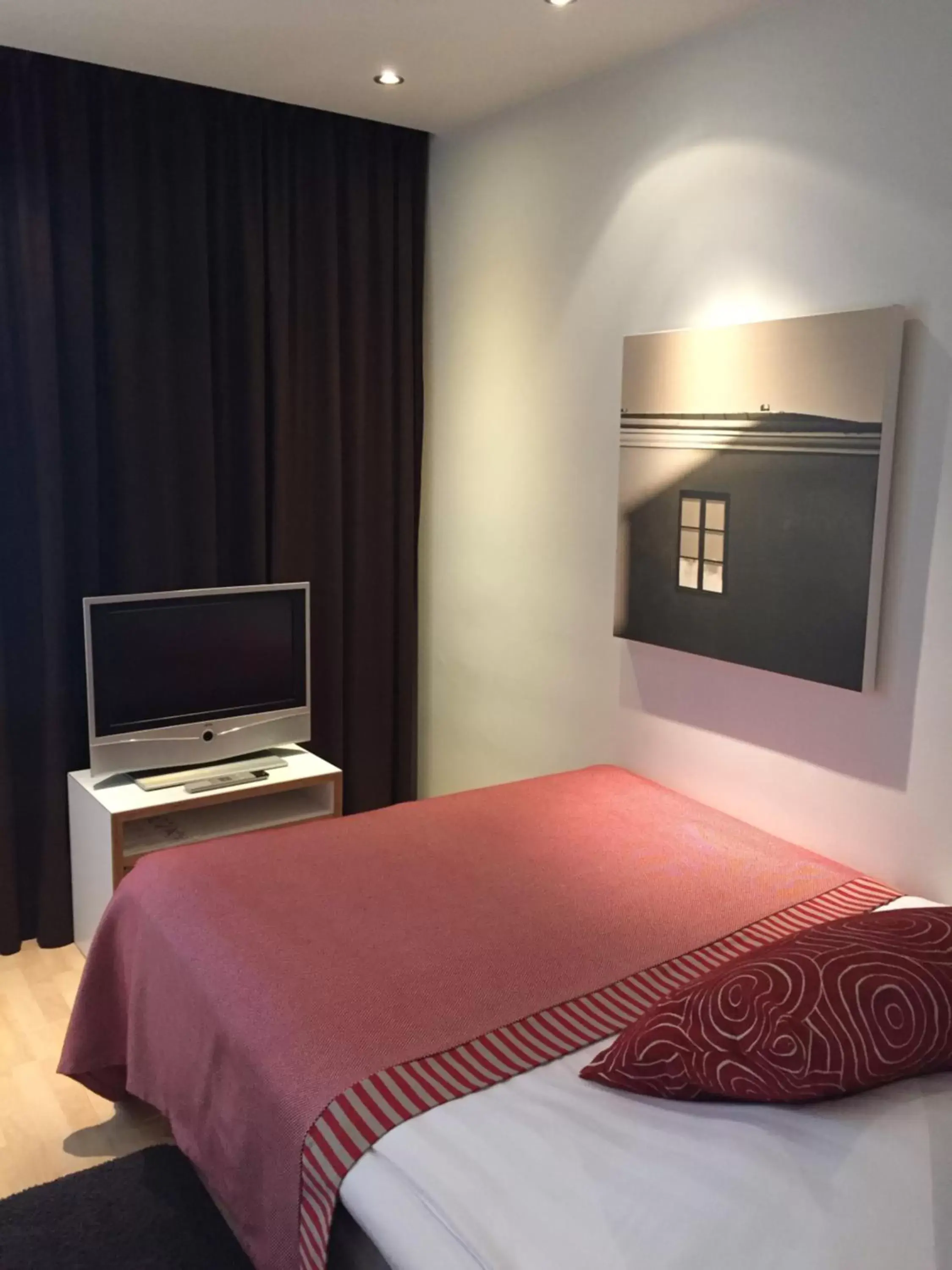 Bed, Room Photo in Centro Hotel Turku