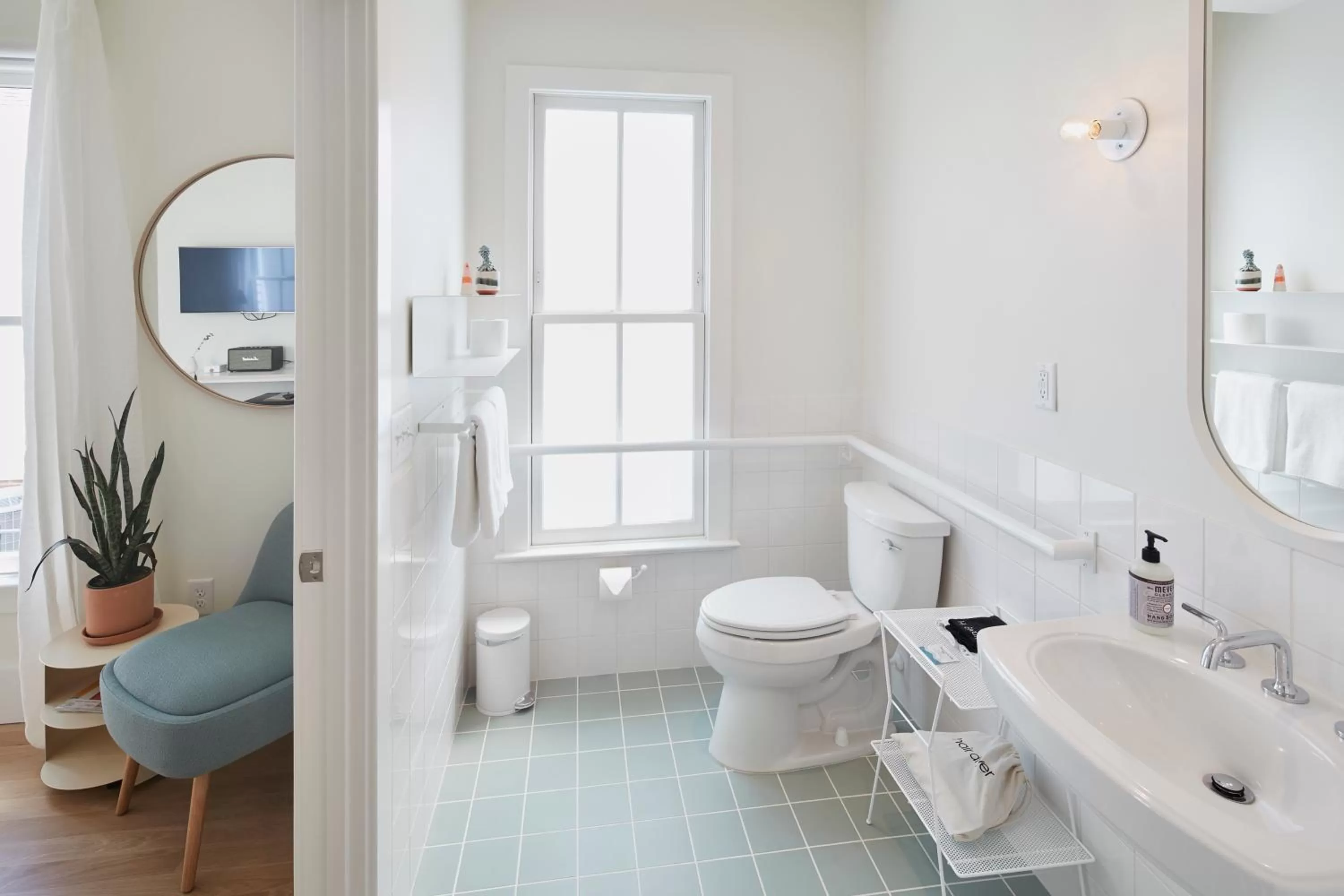 Toilet, Bathroom in Guest House Raleigh