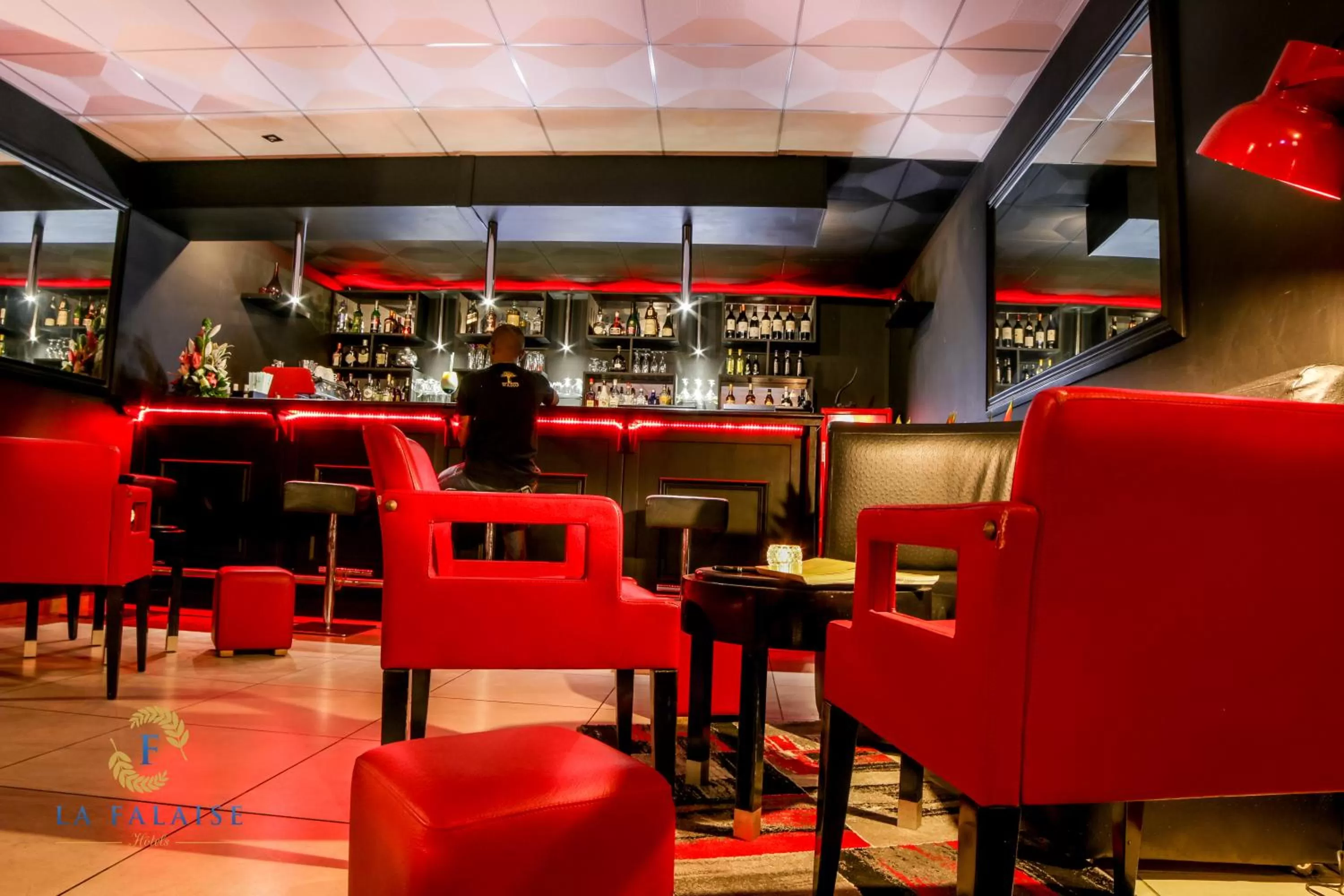 Lounge or bar in Hotel Résidence La Falaise