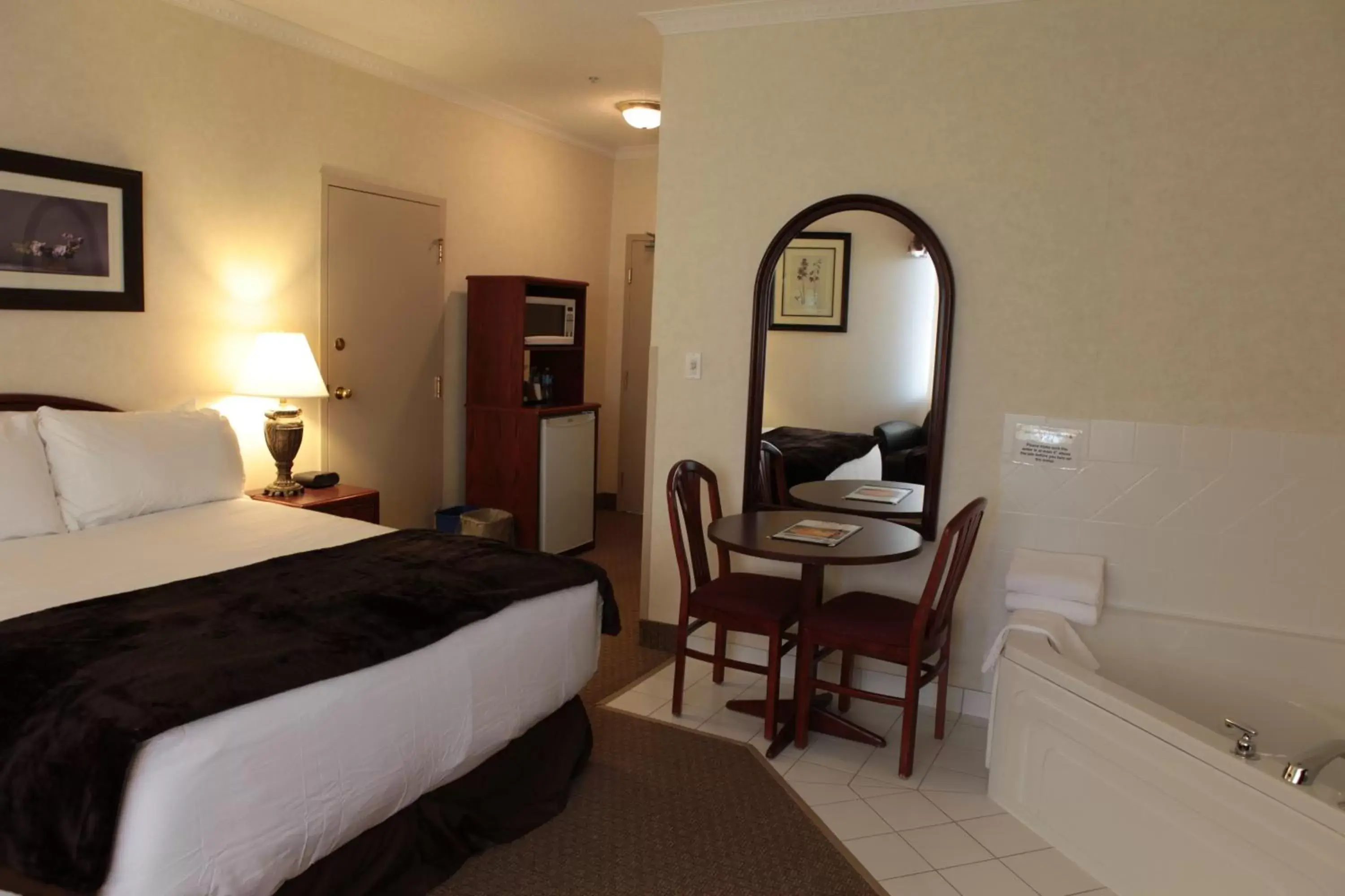 Other, Bed in Continental Inn & Suites