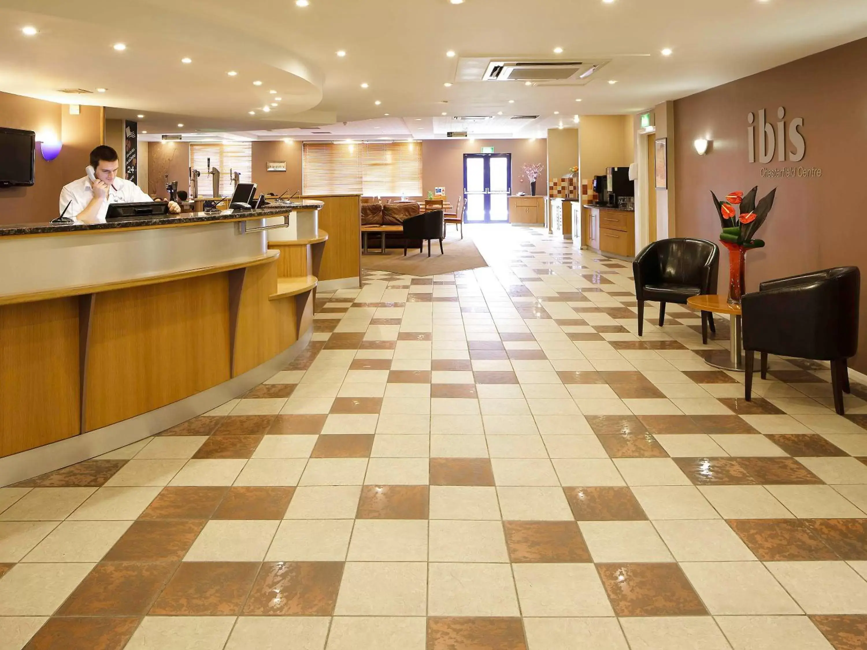 Property building, Restaurant/Places to Eat in ibis Chesterfield Centre – Market Town