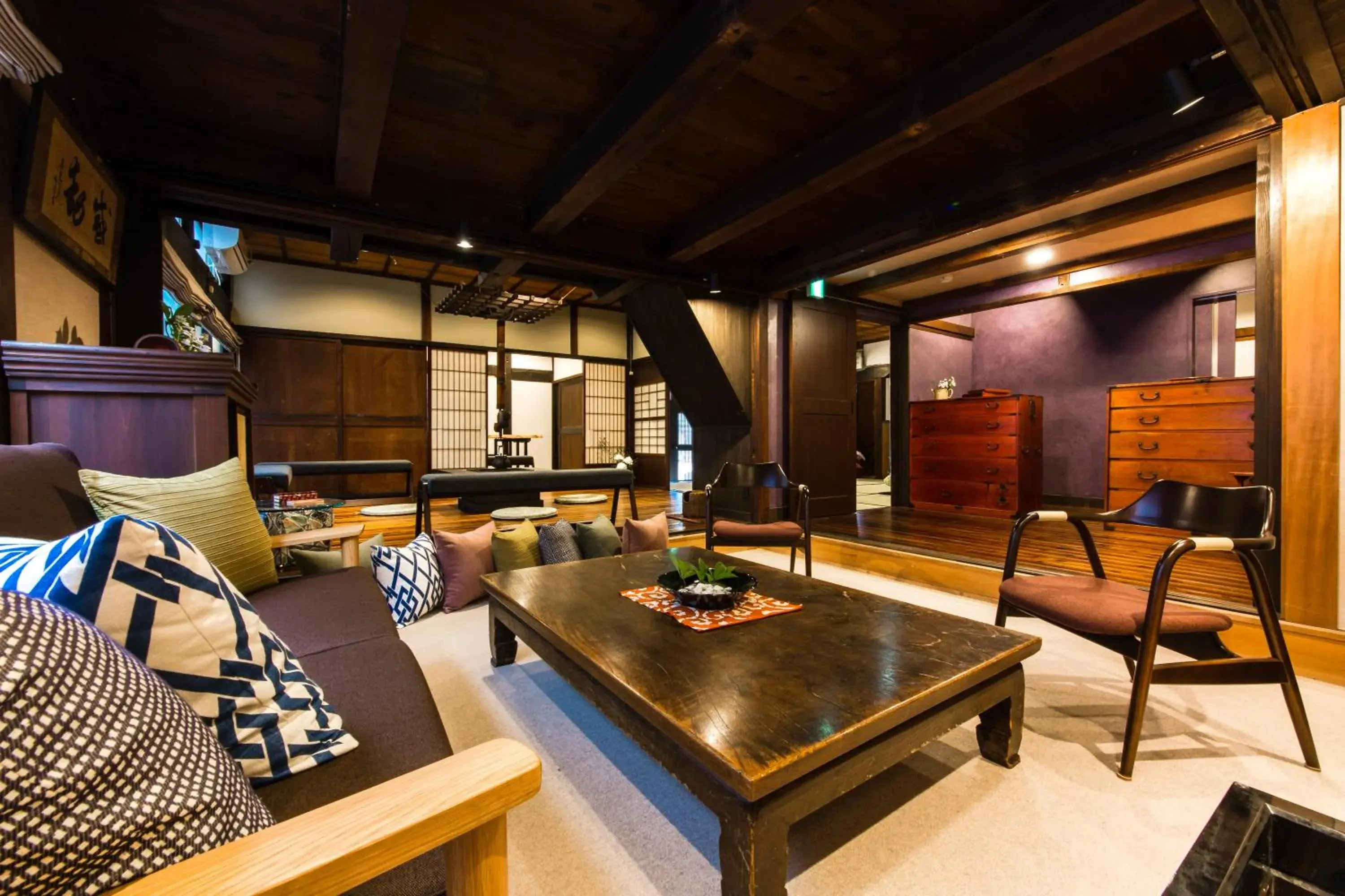 Communal lounge/ TV room, Seating Area in TEMPLE HOTEL TAKAYAMA ZENKOJI