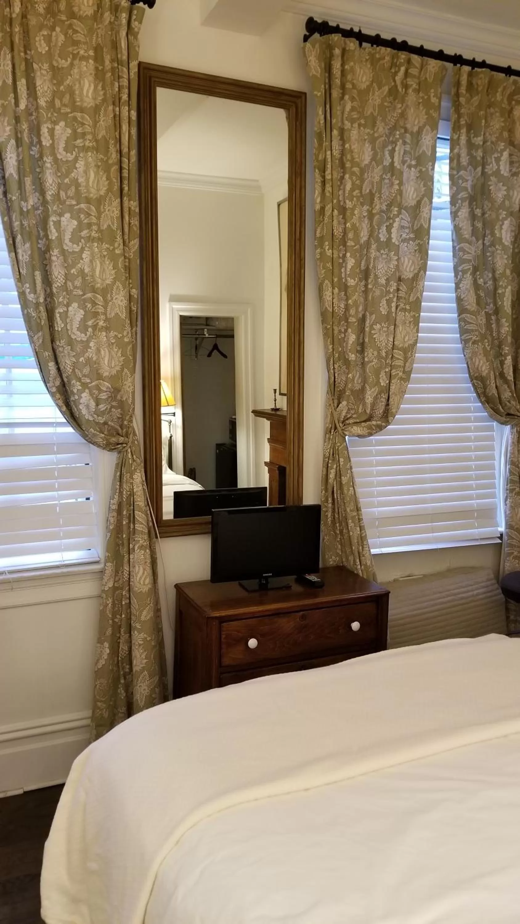 TV and multimedia, Bed in Incentra Village Hotel