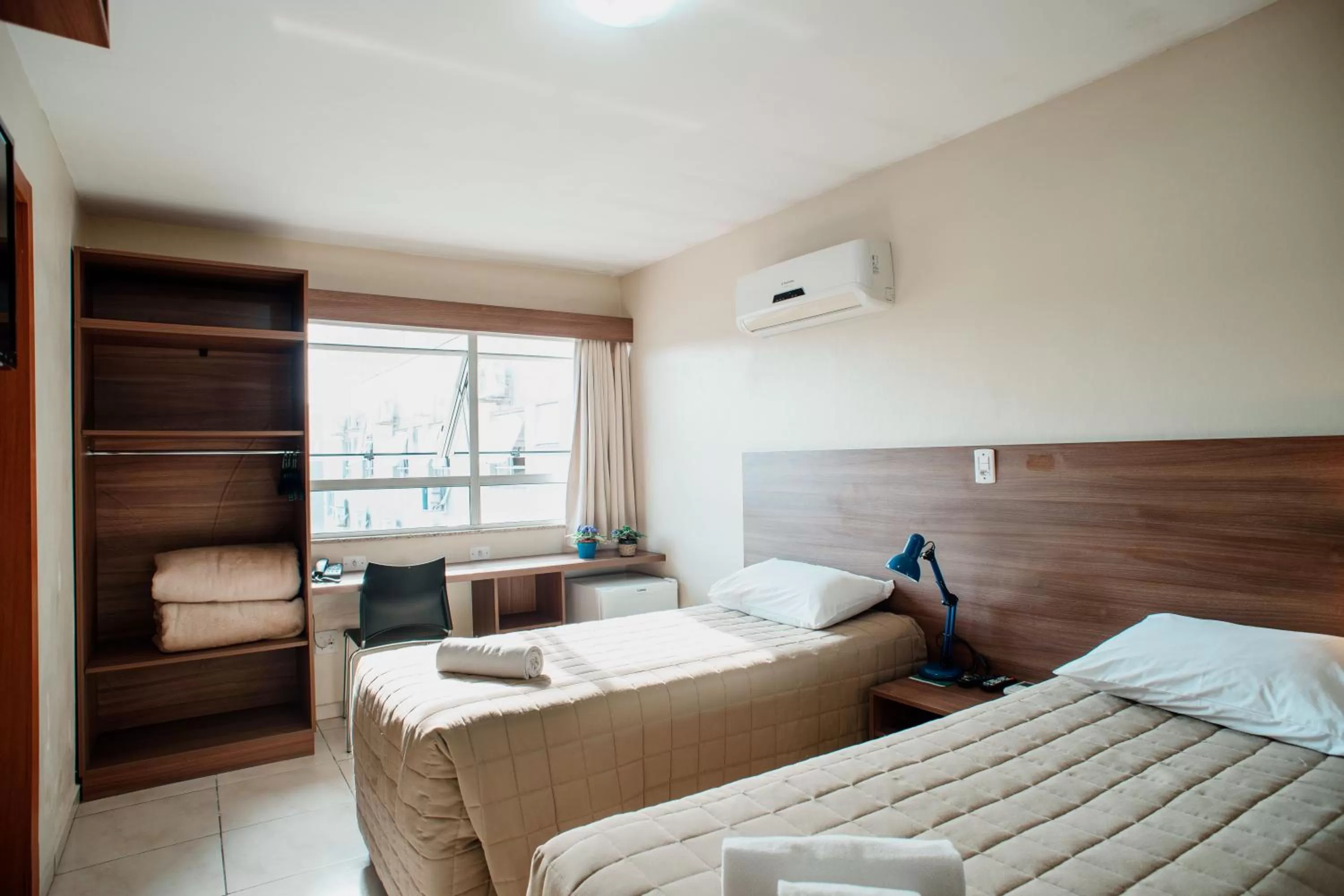 Photo of the whole room, Bed in Vallér Montanha Hotel