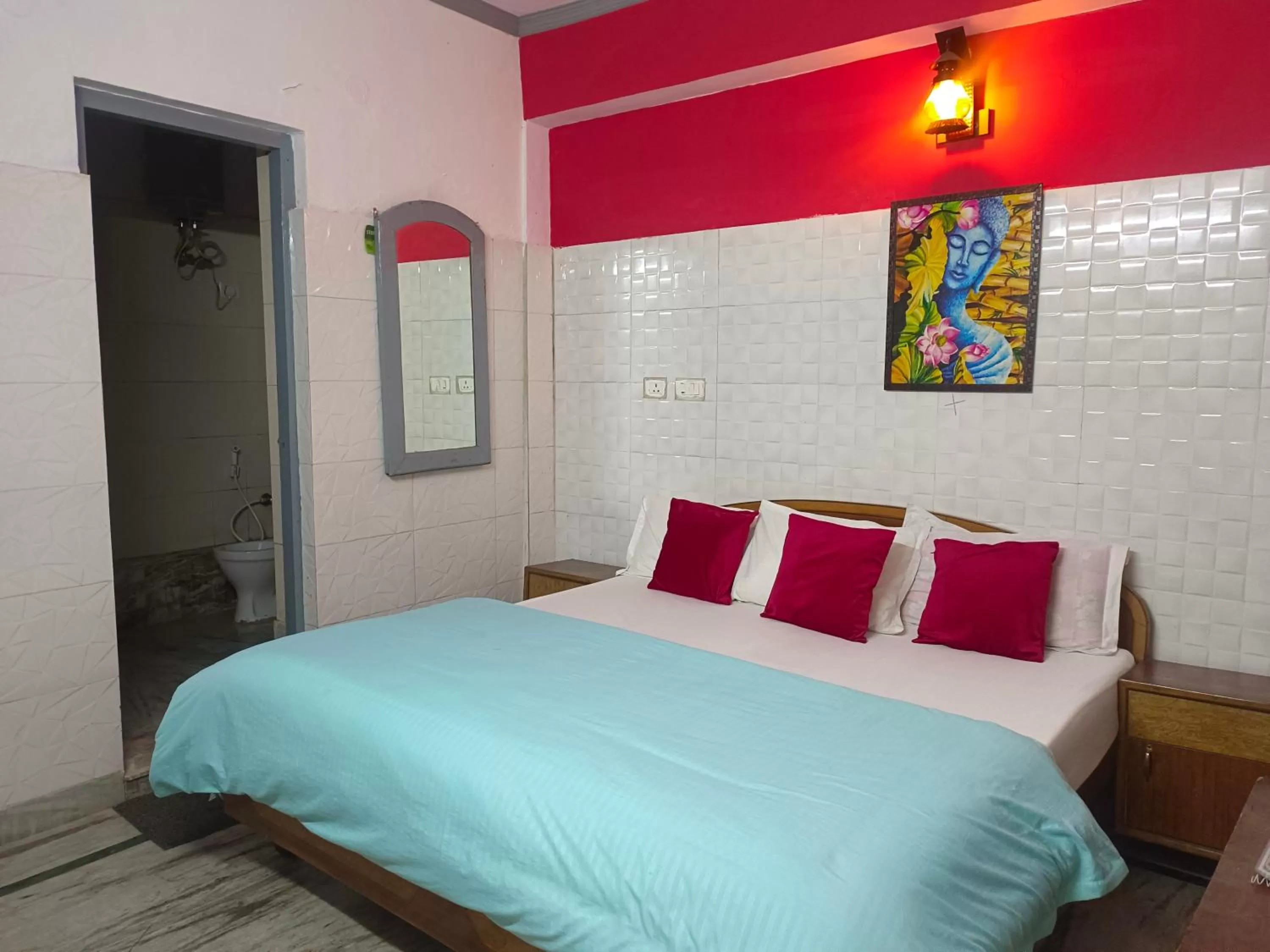 Bed in Hotel Shiv Palace