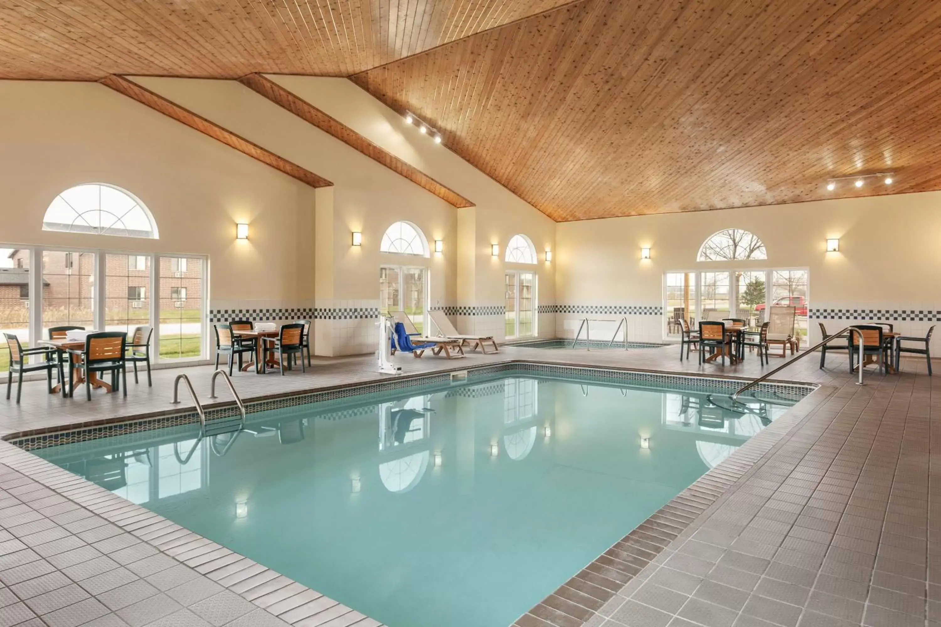 Swimming Pool in Country Inn & Suites by Radisson, Ames, IA