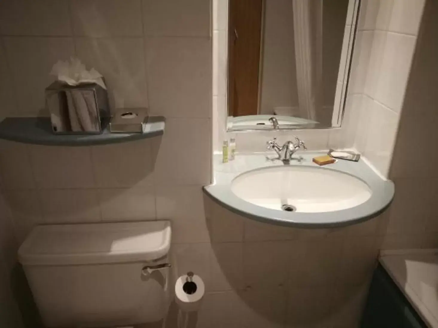 Bathroom in Coylumbridge Hotel