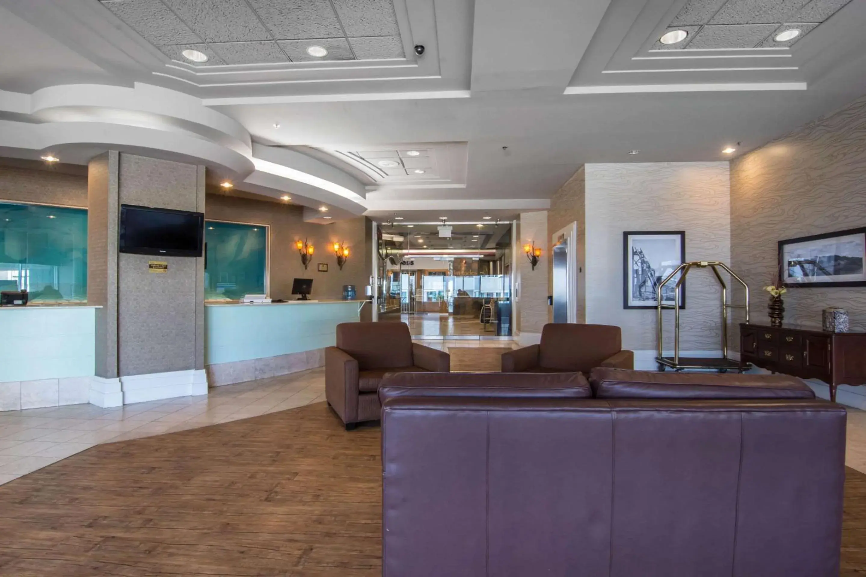 Lobby or reception, Lobby/Reception in Quality Inn & Suites Yellowknife