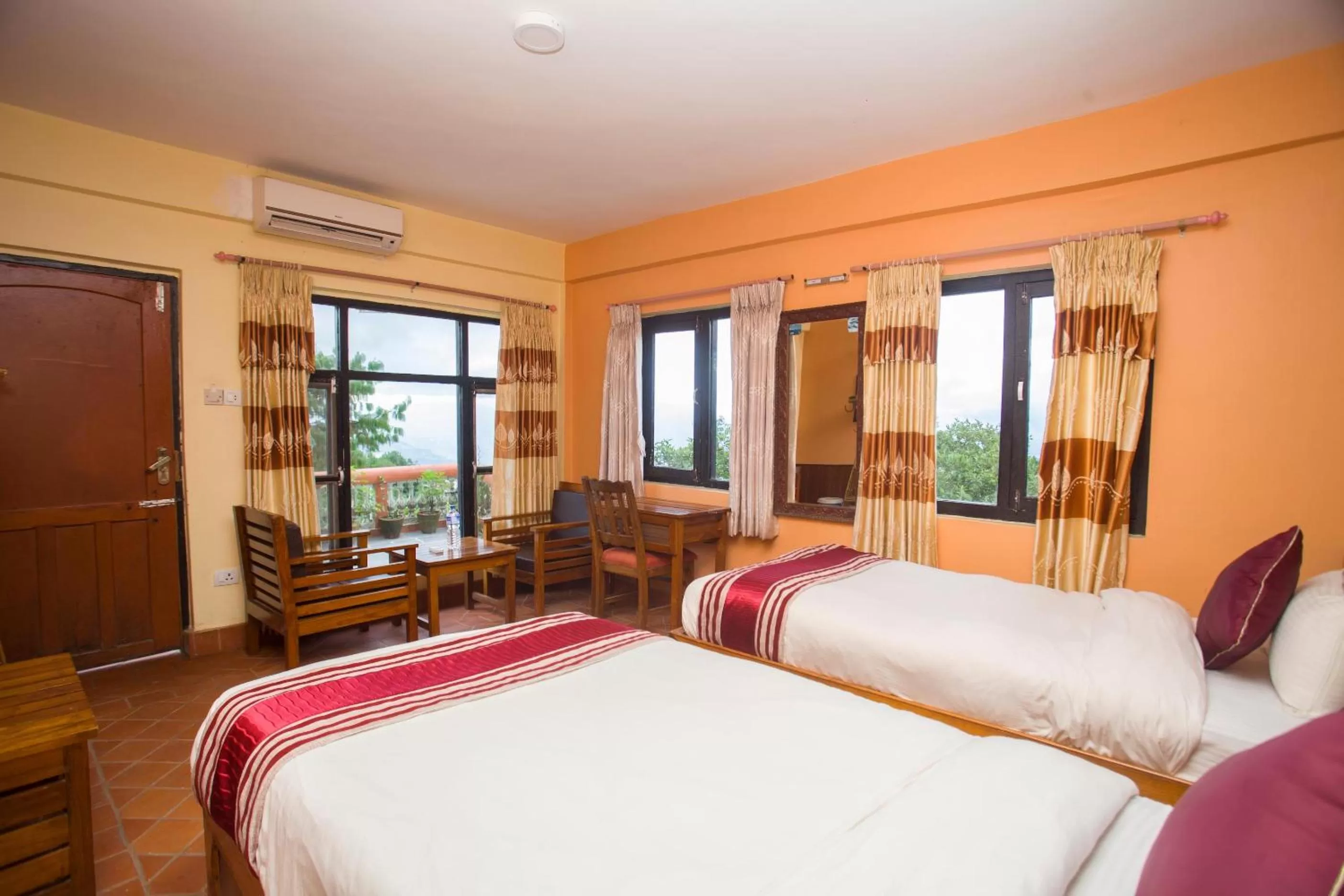 Bed in Peaceful Cottage & Cafe Du Mont