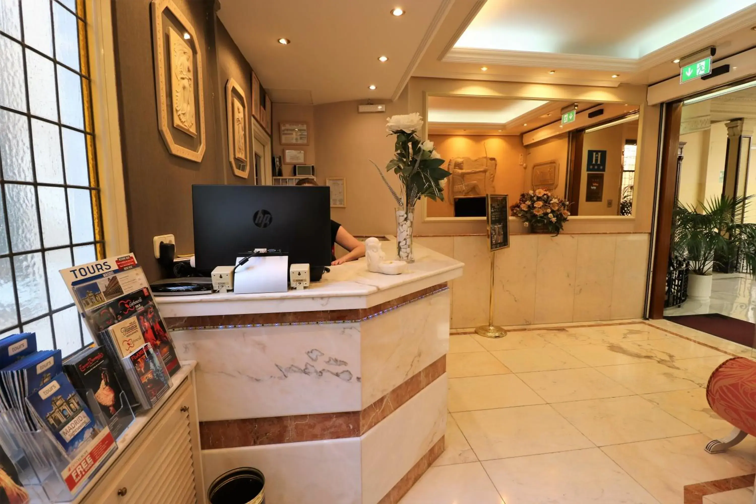 Lobby or reception in Hostal Hispano - Argentino Gran Vía Lobby or reception in Hostal Hispano - Argentino Gran Vía