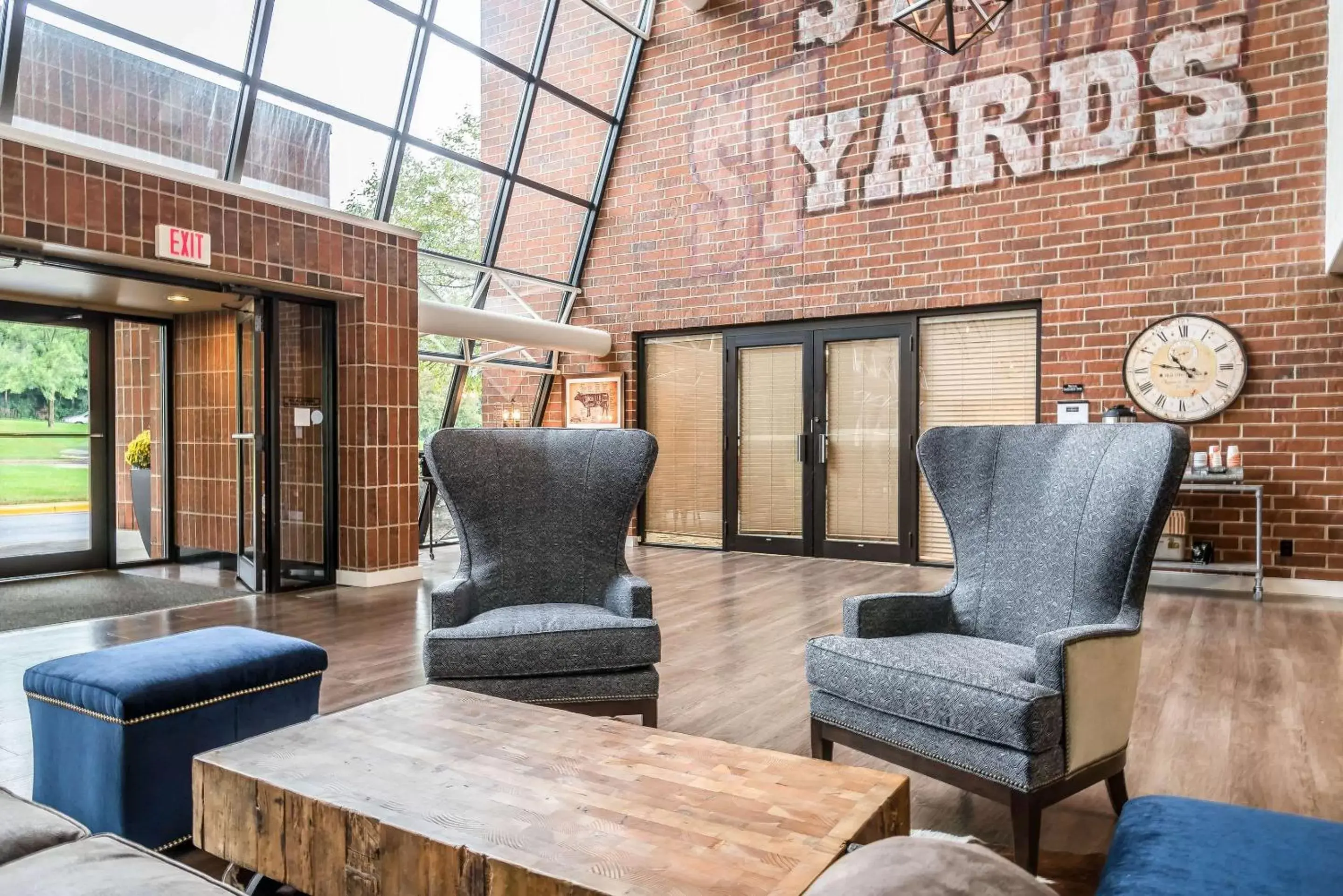 Lobby or reception in enVision Hotel Saint Paul South Lobby or reception in enVision Hotel Saint Paul South