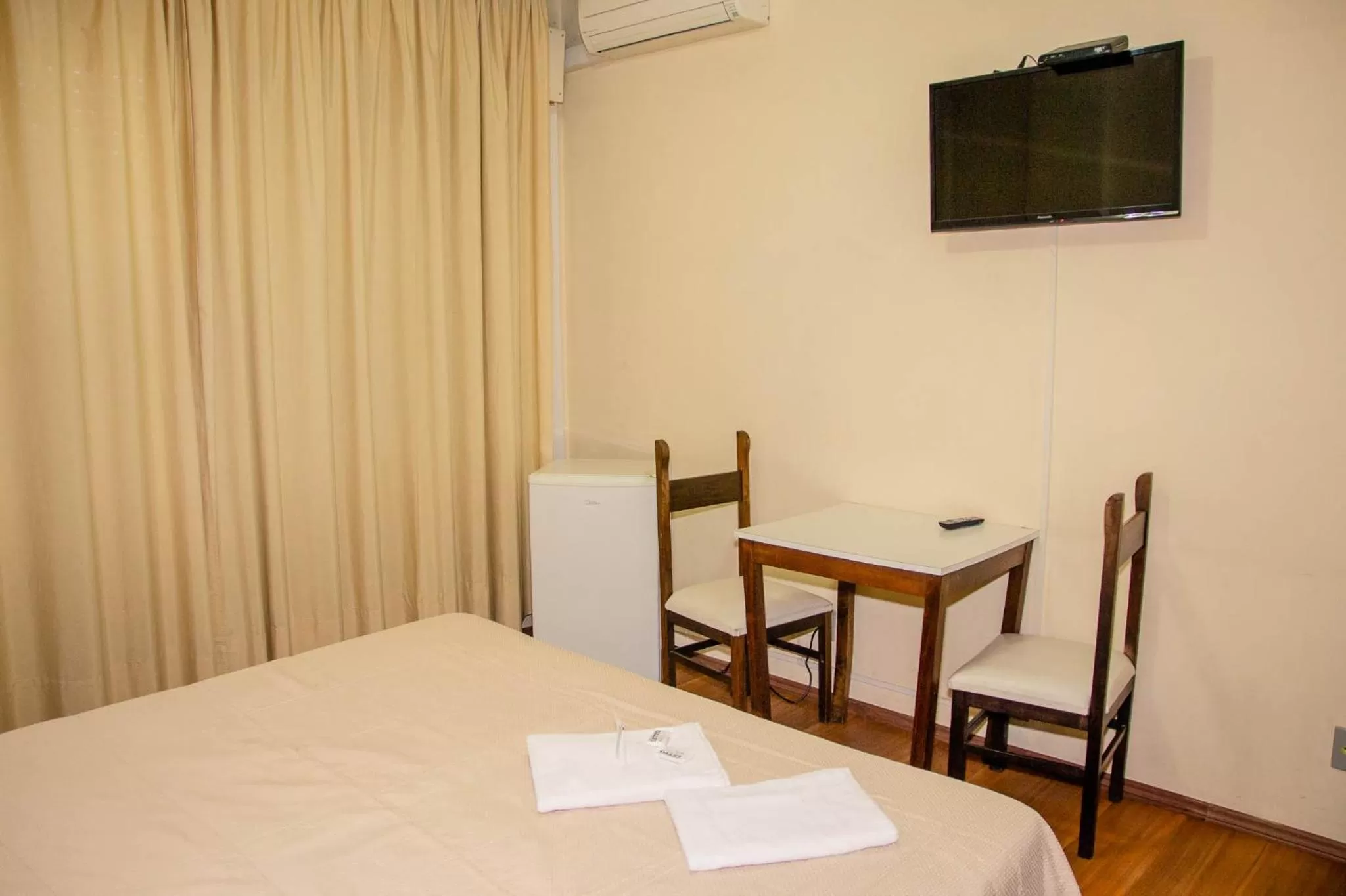 Bedroom, Bed in Hotel Letto Caxias