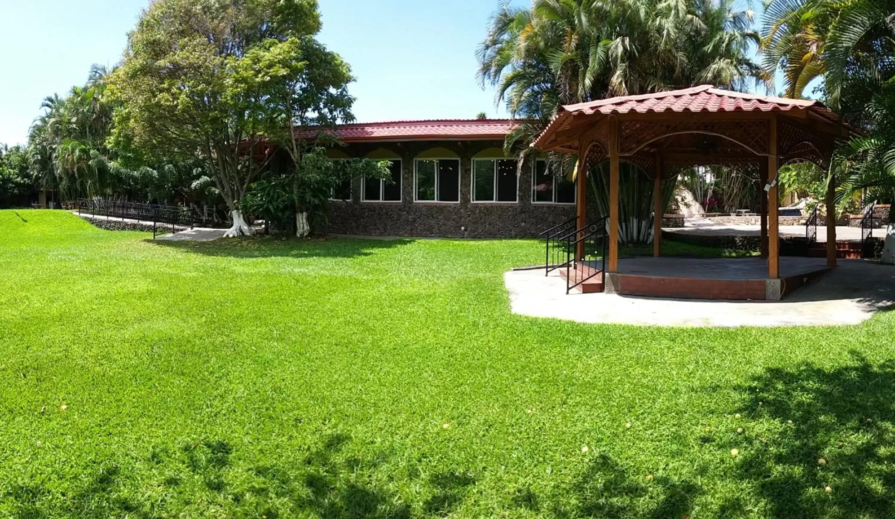 Garden in Hotel Cibeles Resort