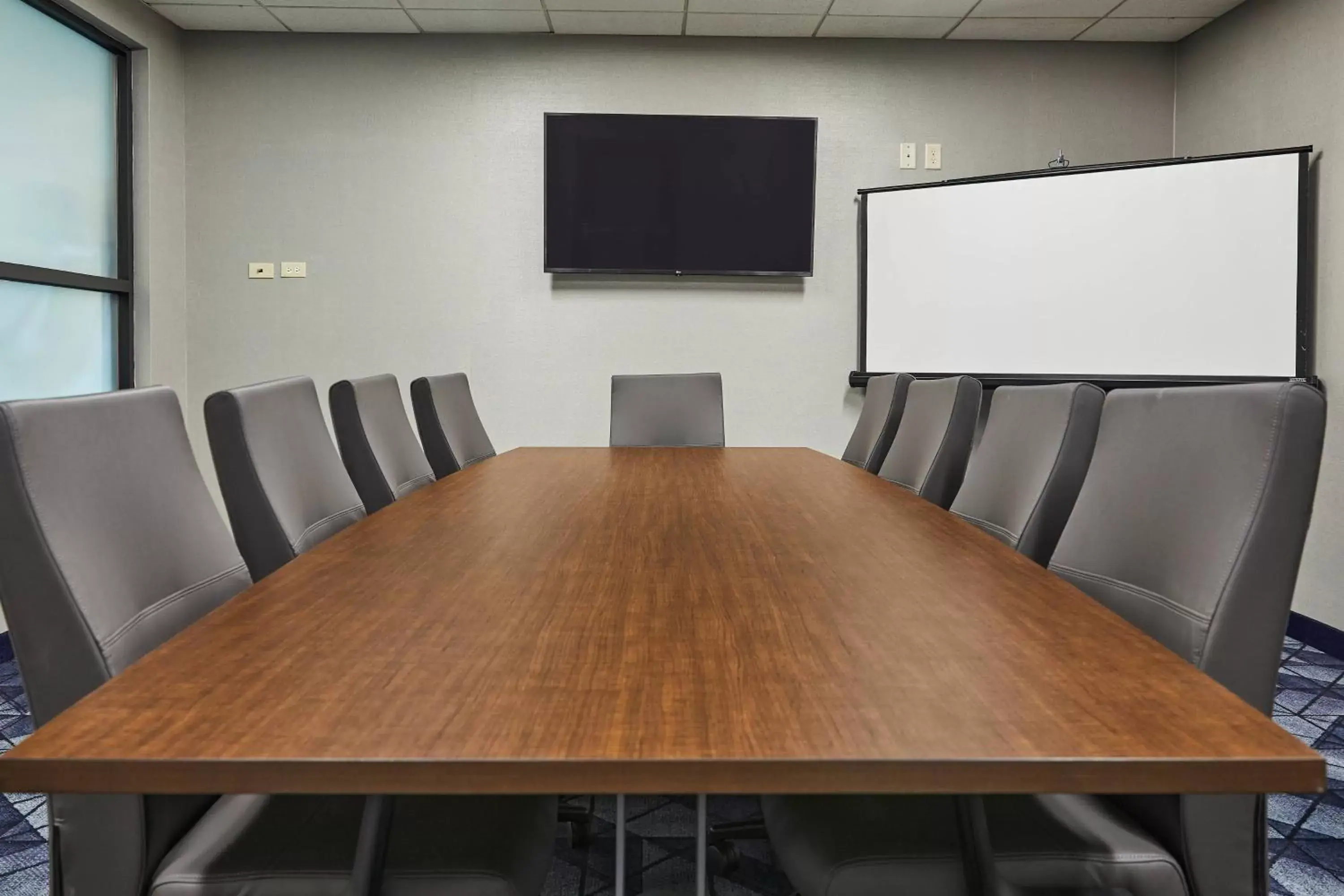 Meeting/conference room, TV/Entertainment Center in Courtyard Medford Airport